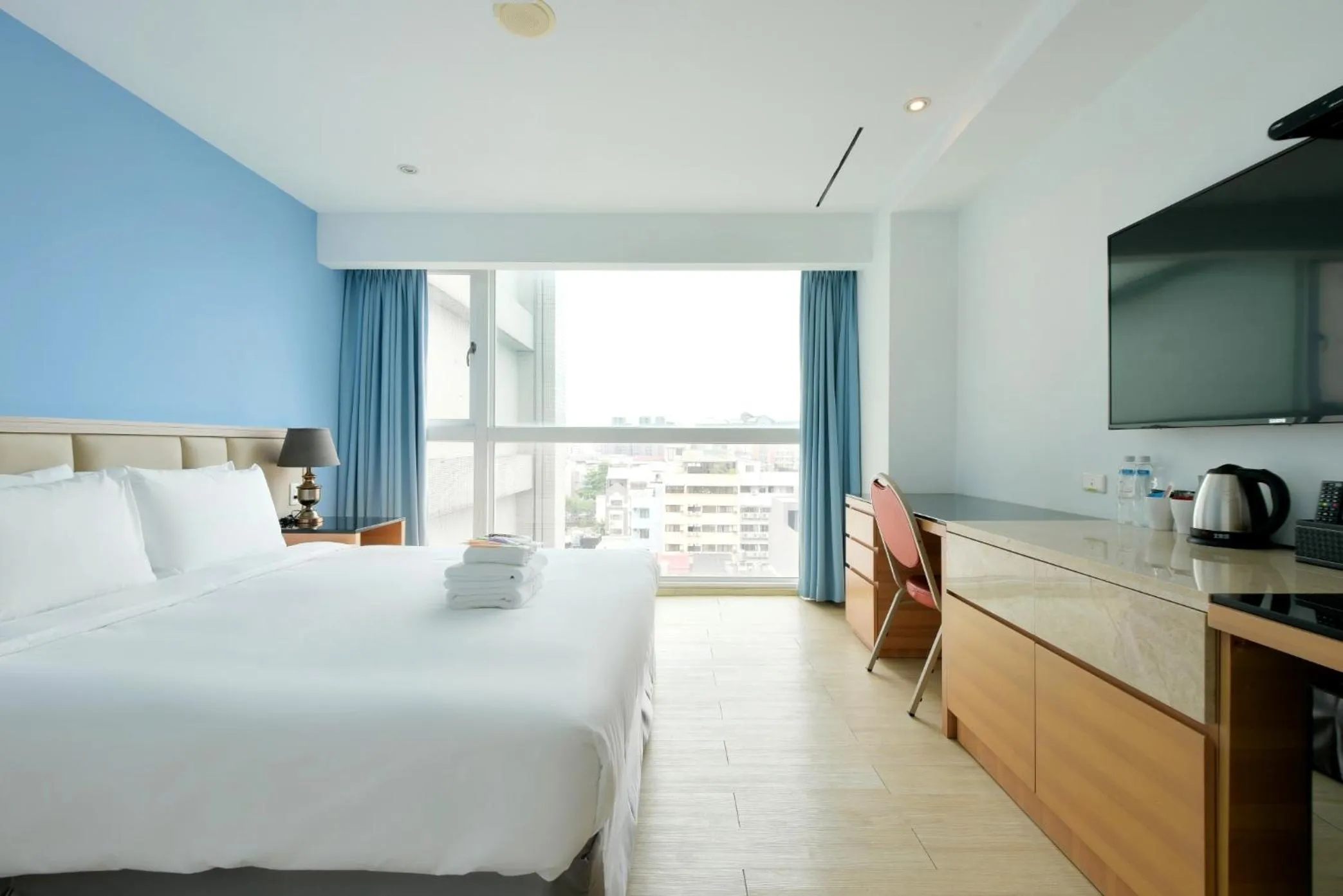 Bed in Hotel Champs Elysées