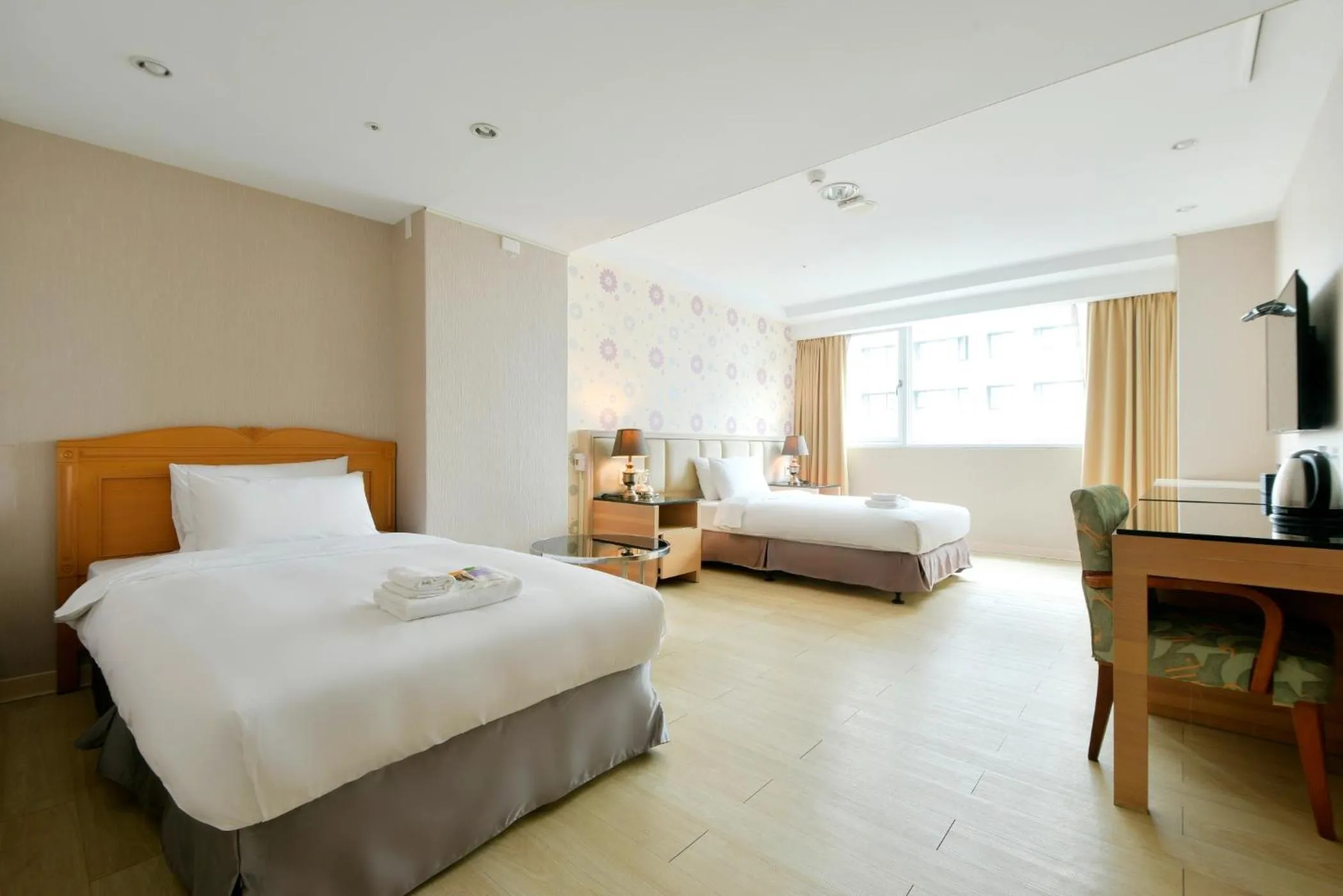 Bed in Hotel Champs Elysées