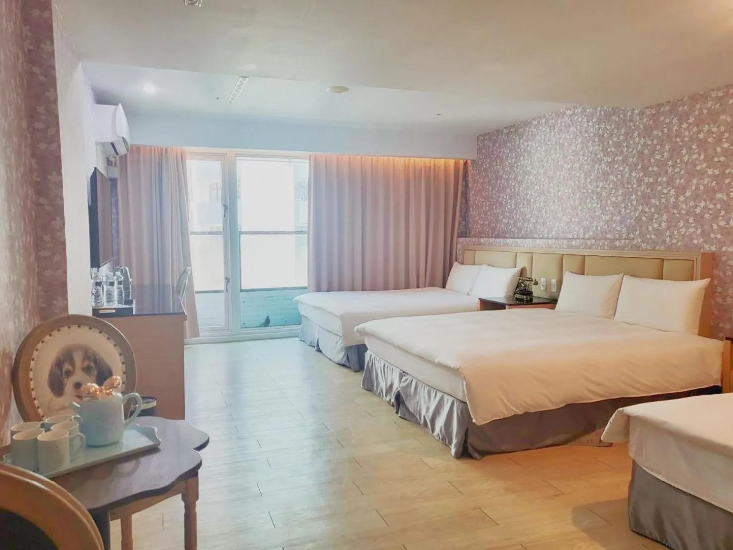 Bed in Hotel Champs Elysées