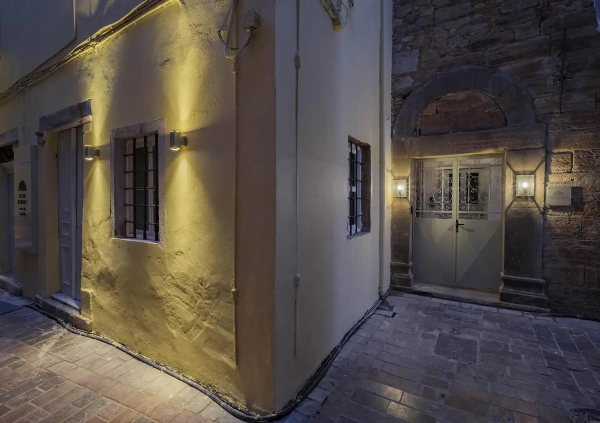 Facade/entrance in Agora Residence Facade/entrance in Agora Residence