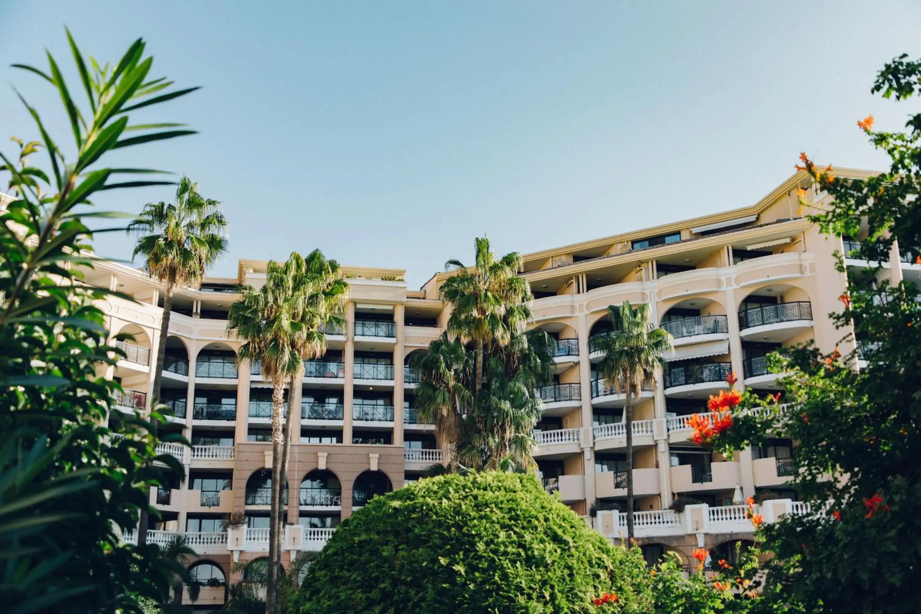 Property building in Résidence Pierre & Vacances Cannes Verrerie Property building in Résidence Pierre & Vacances Cannes Verrerie