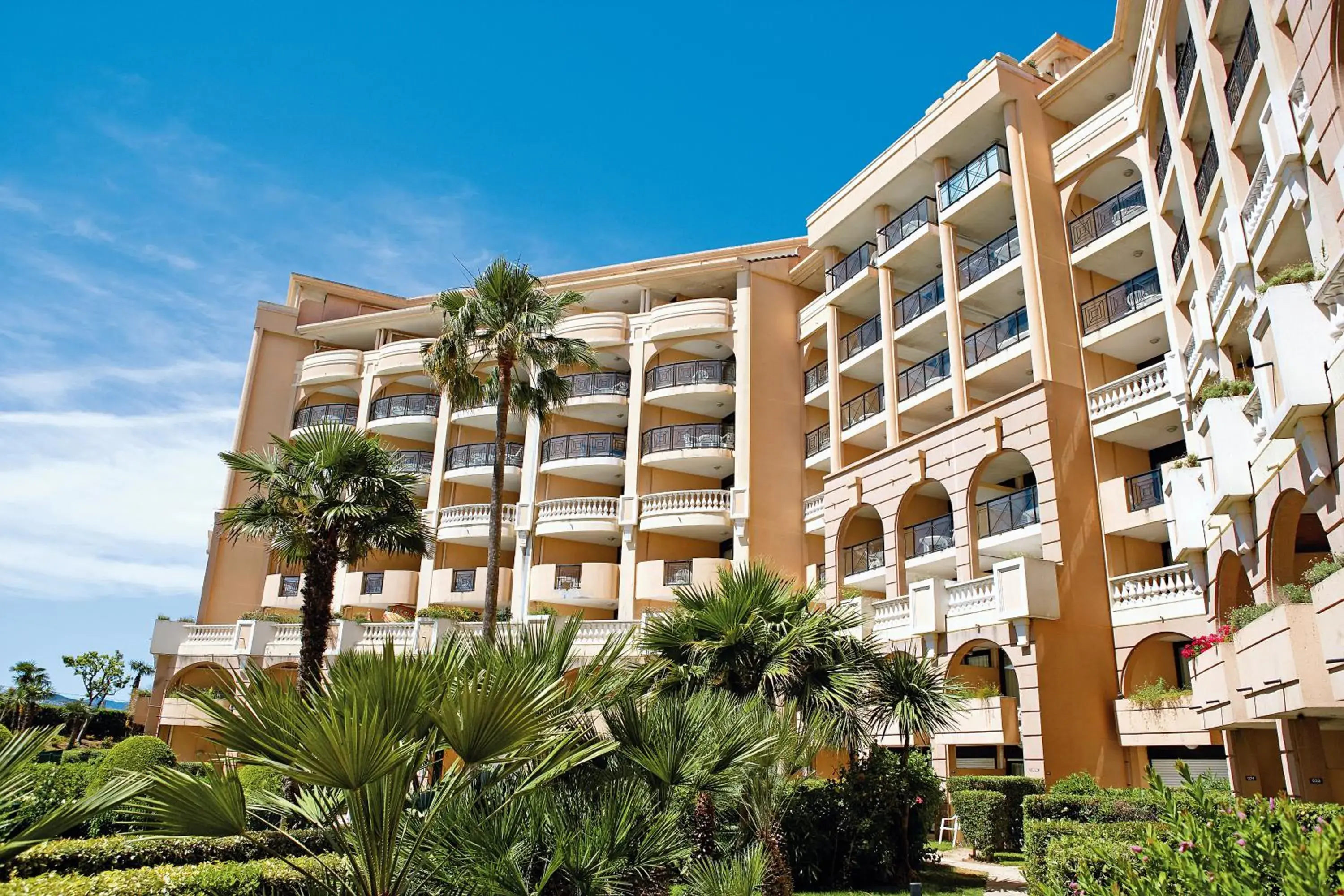 Property building in Résidence Pierre & Vacances Cannes Verrerie Property building in Résidence Pierre & Vacances Cannes Verrerie