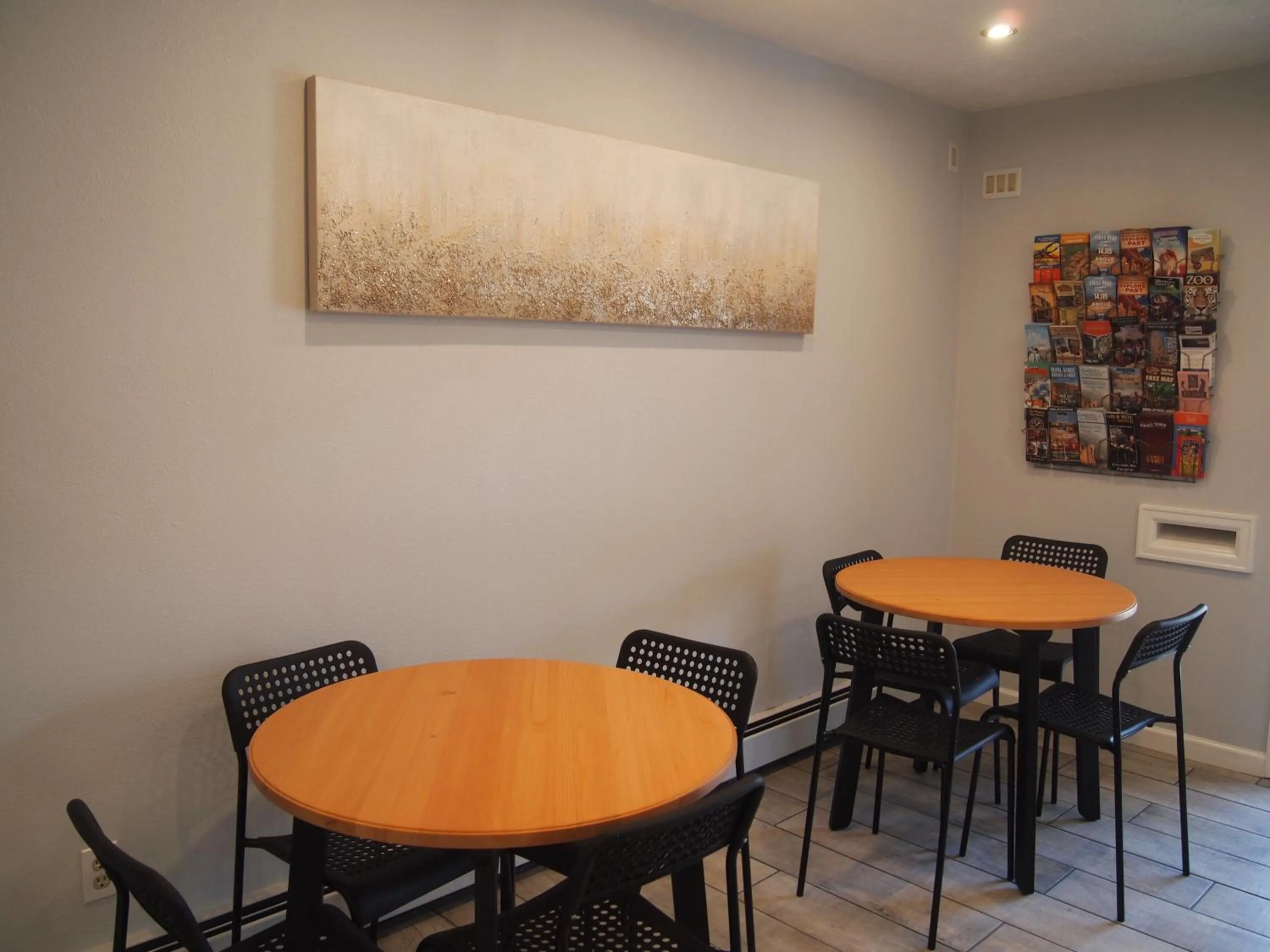 Restaurant/places to eat in Eagle Motel