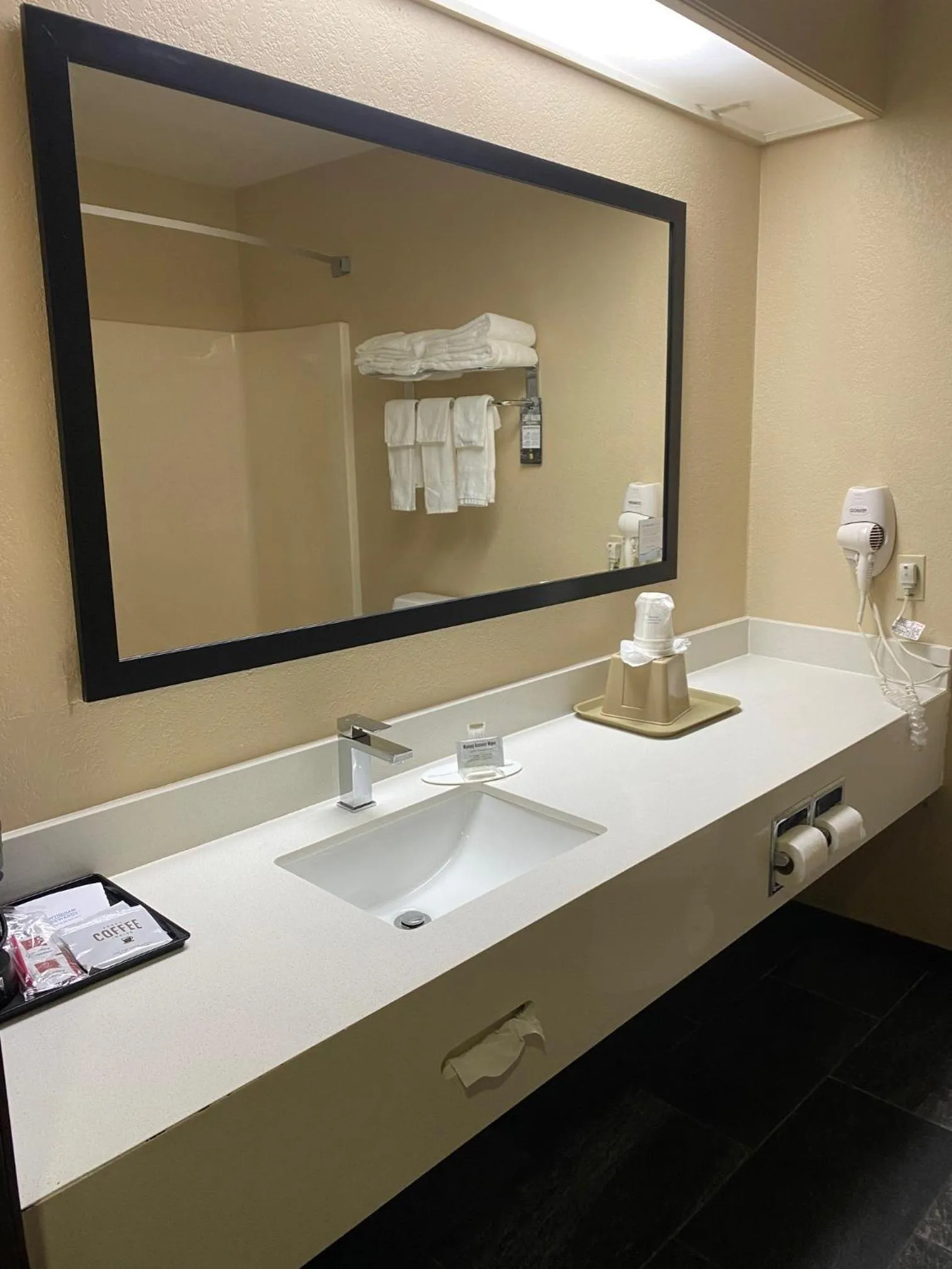 Bathroom in Super 8 by Wyndham New Hampton