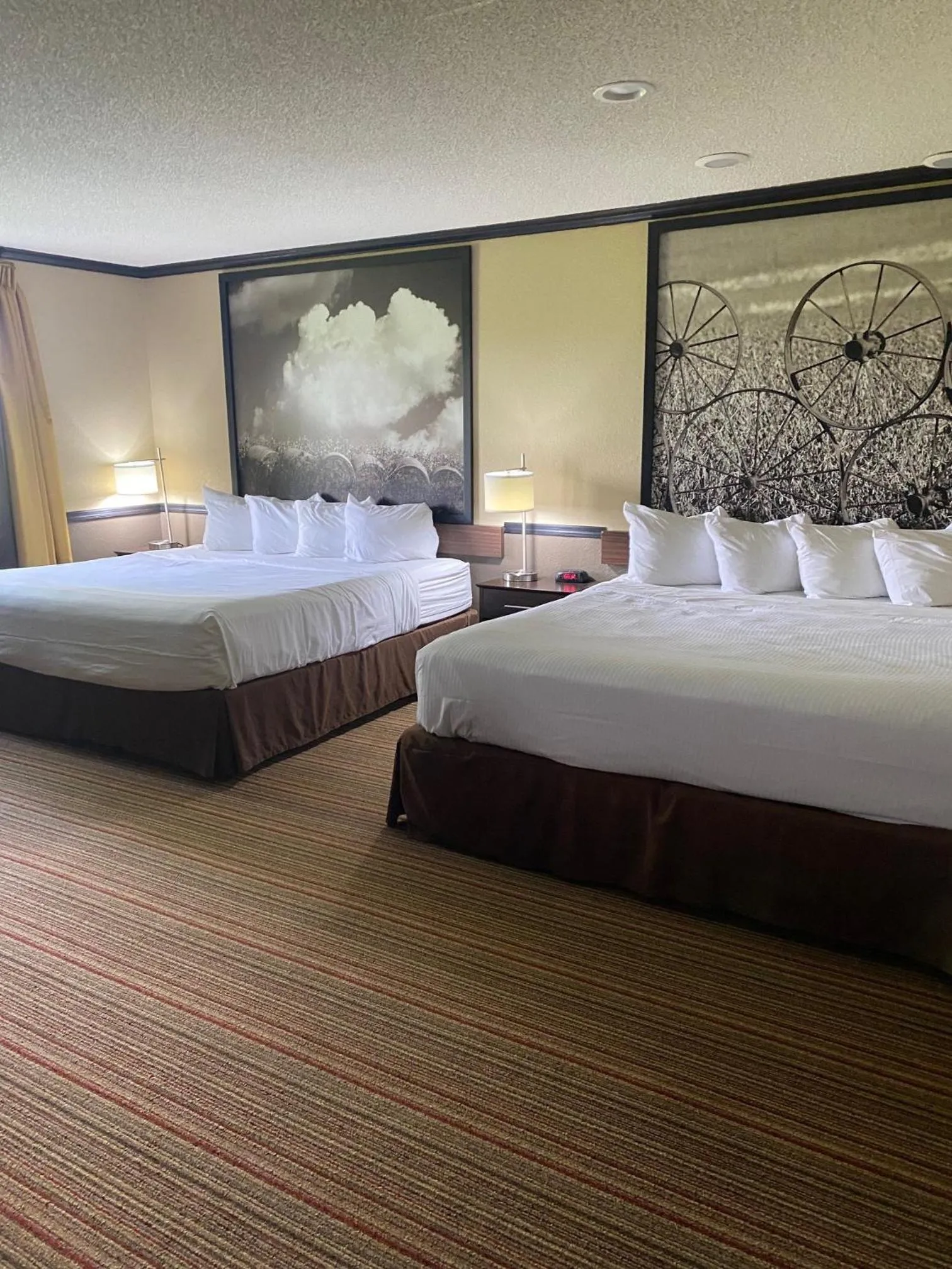 Guests, Bed in Super 8 by Wyndham New Hampton