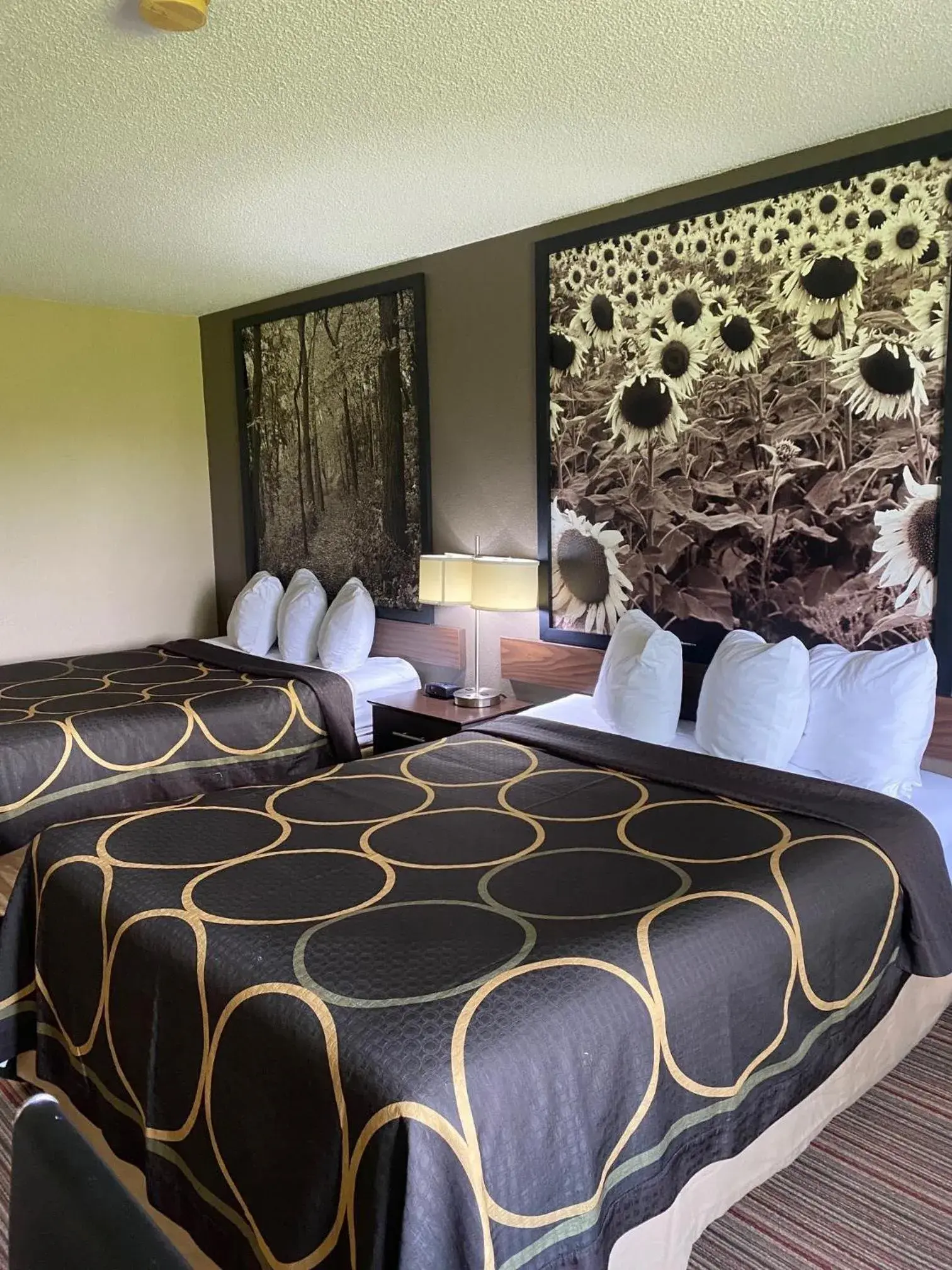 Bed in Super 8 by Wyndham New Hampton Bed in Super 8 by Wyndham New Hampton