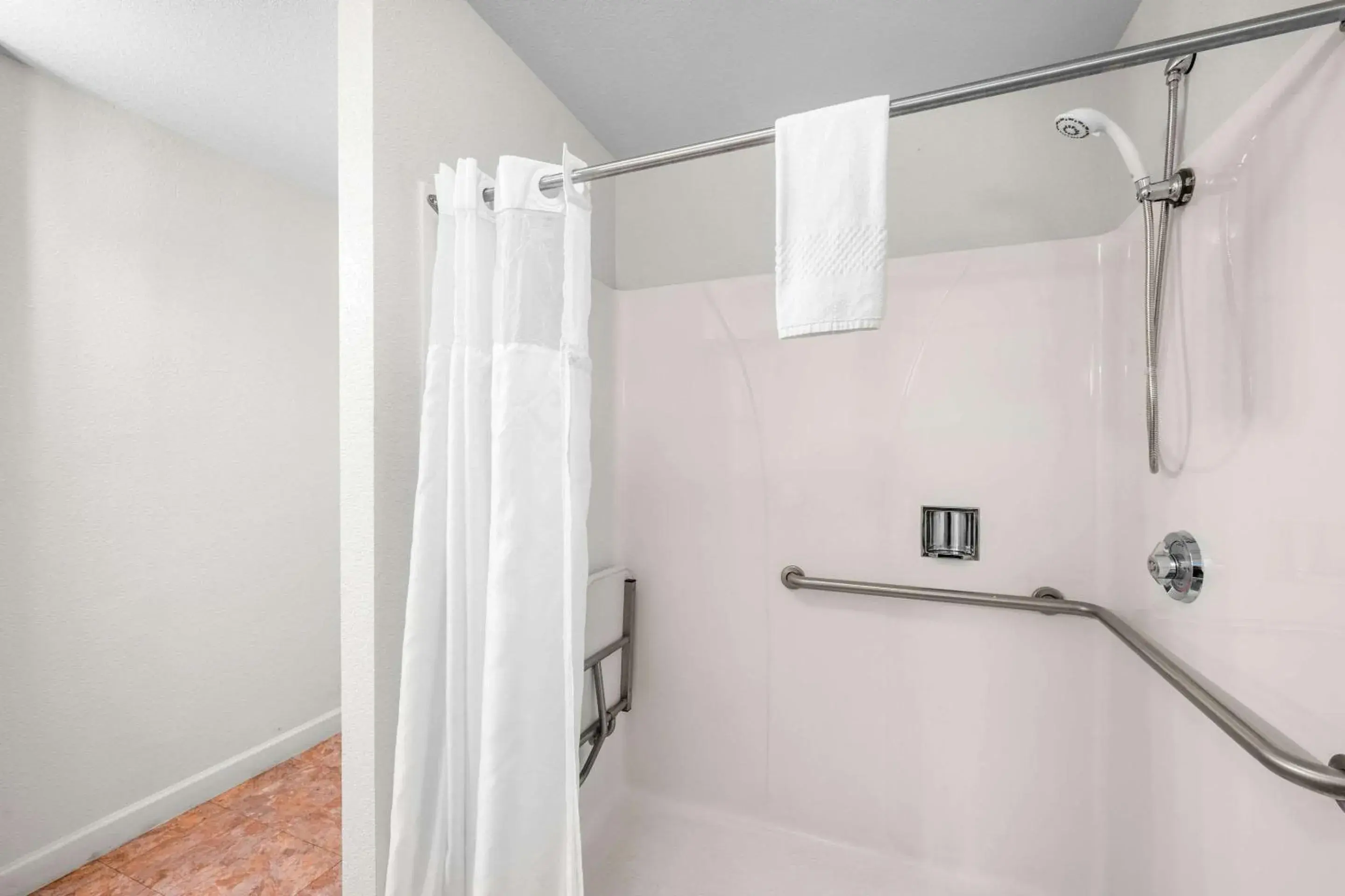 Bedroom in Quality Inn & Suites Bedroom in Quality Inn & Suites