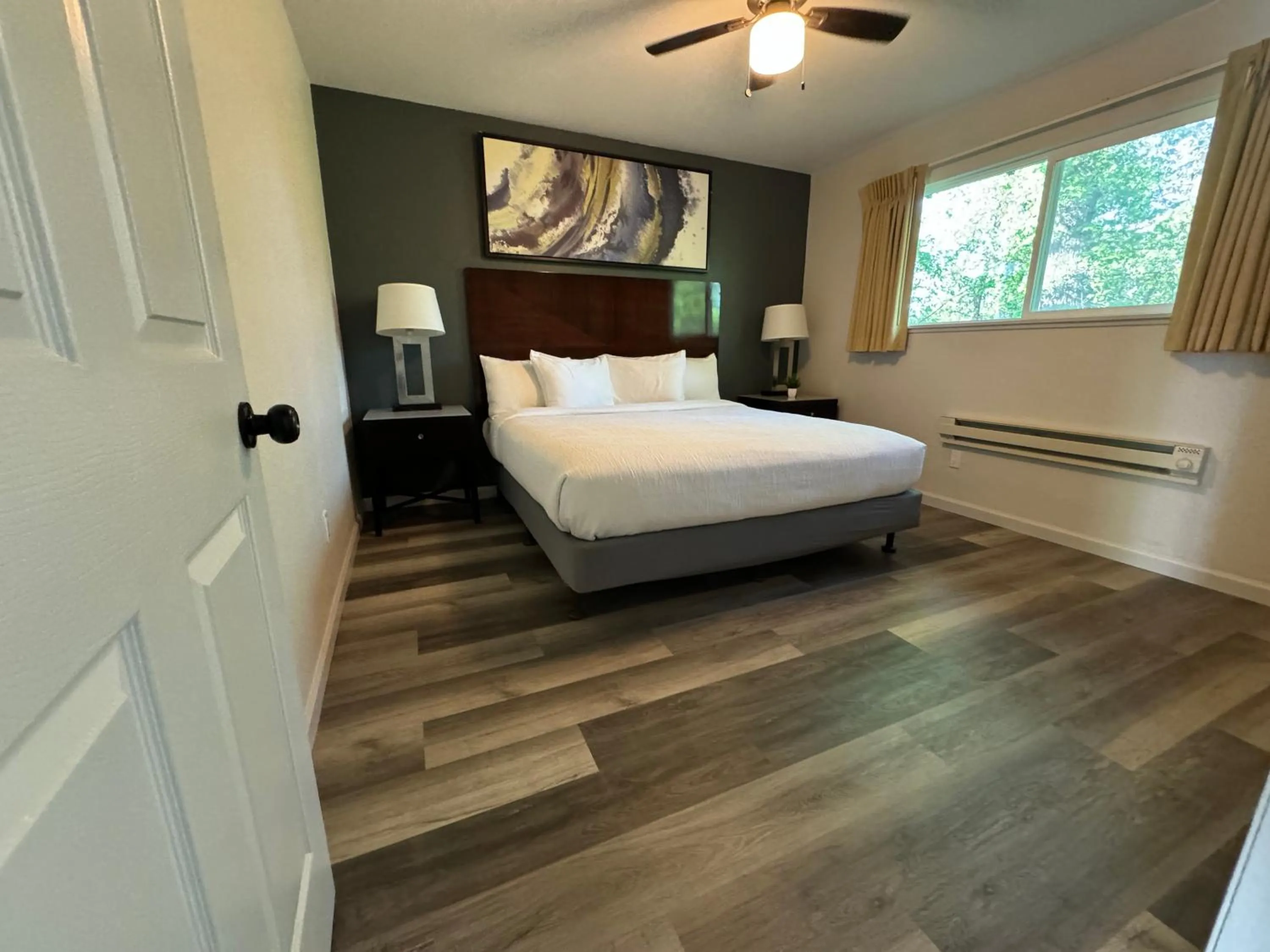 Bed in The Jackson Lodge