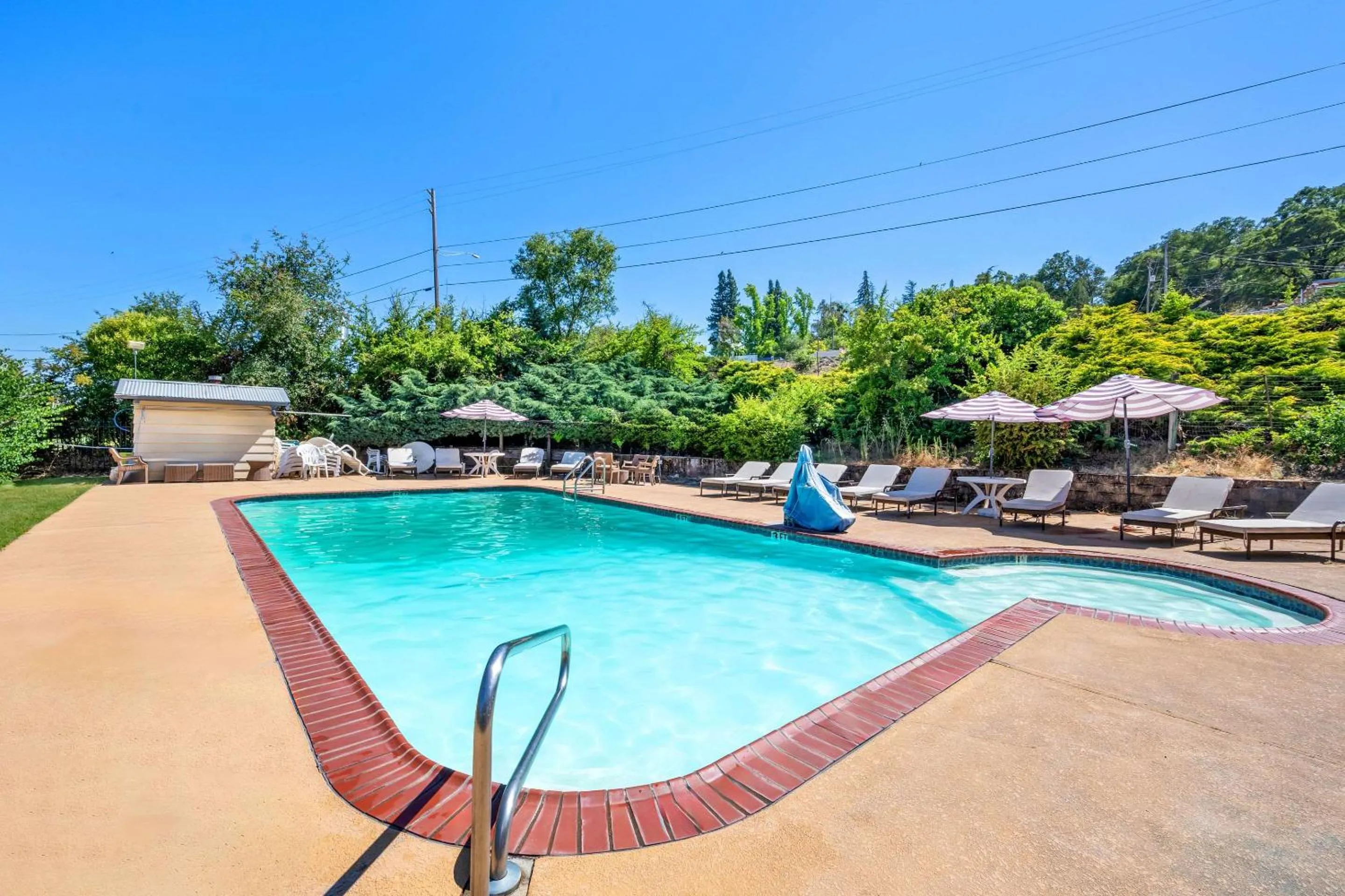 Pool view in Quality Inn & Suites