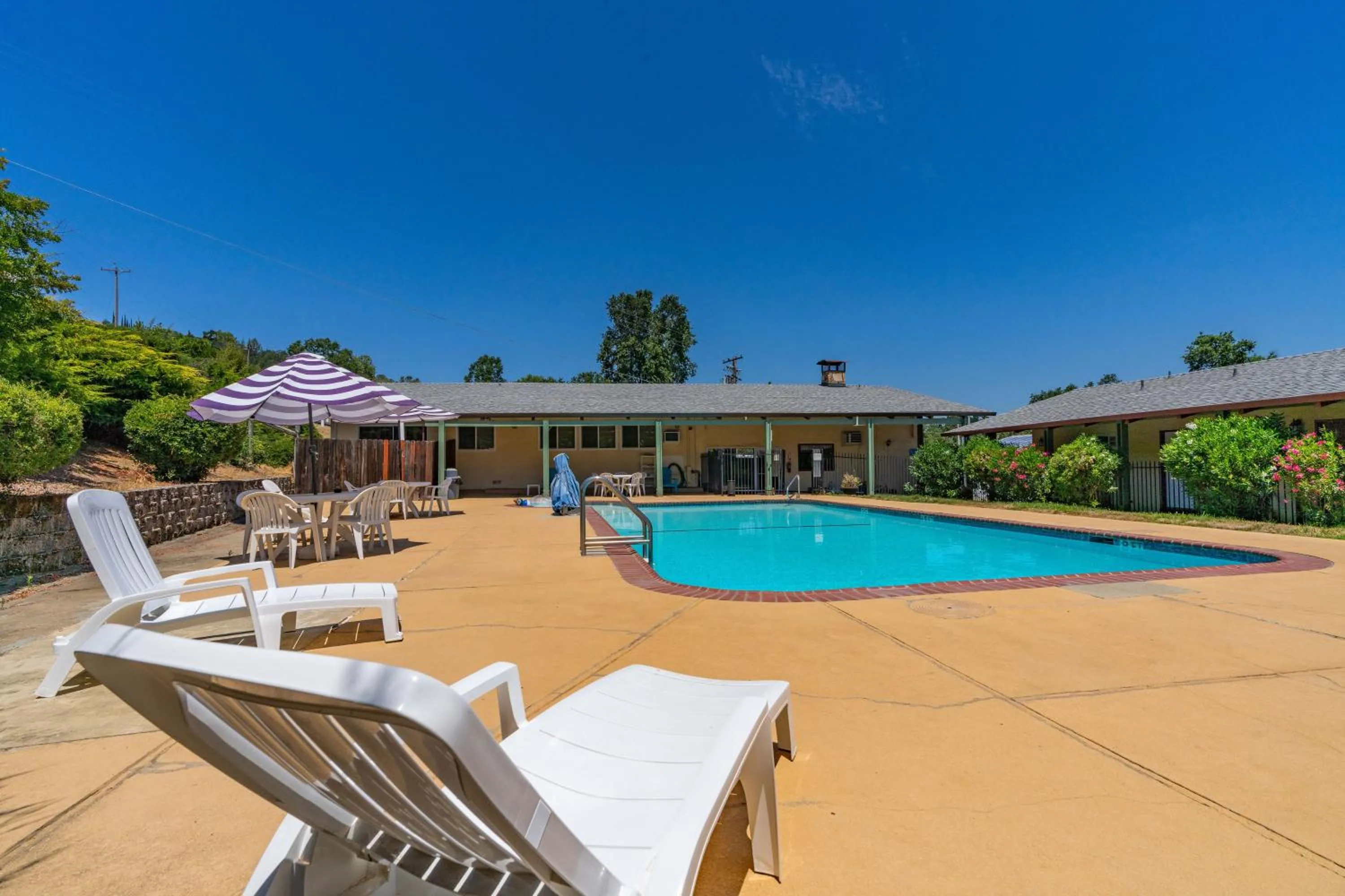 Pool view in Quality Inn & Suites