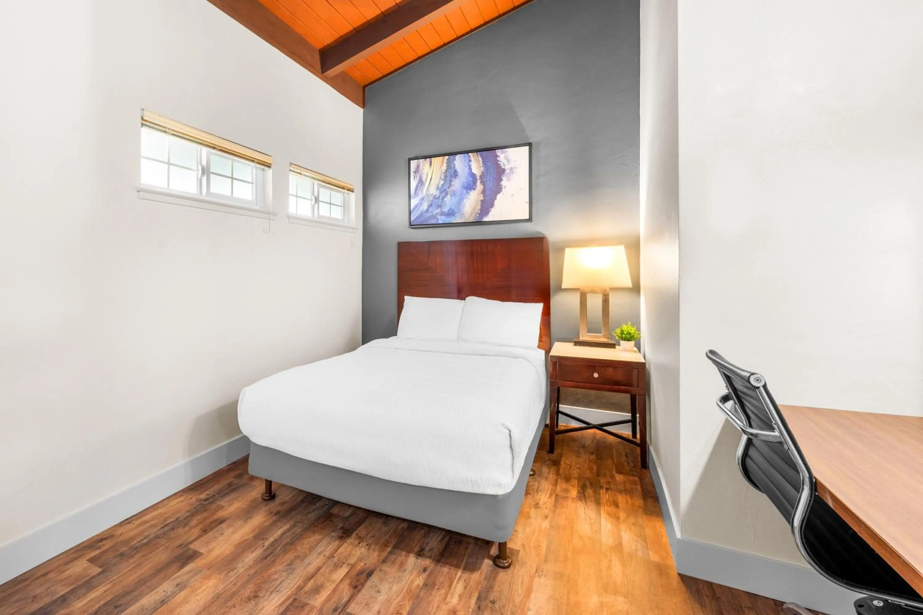 Bed in Quality Inn & Suites