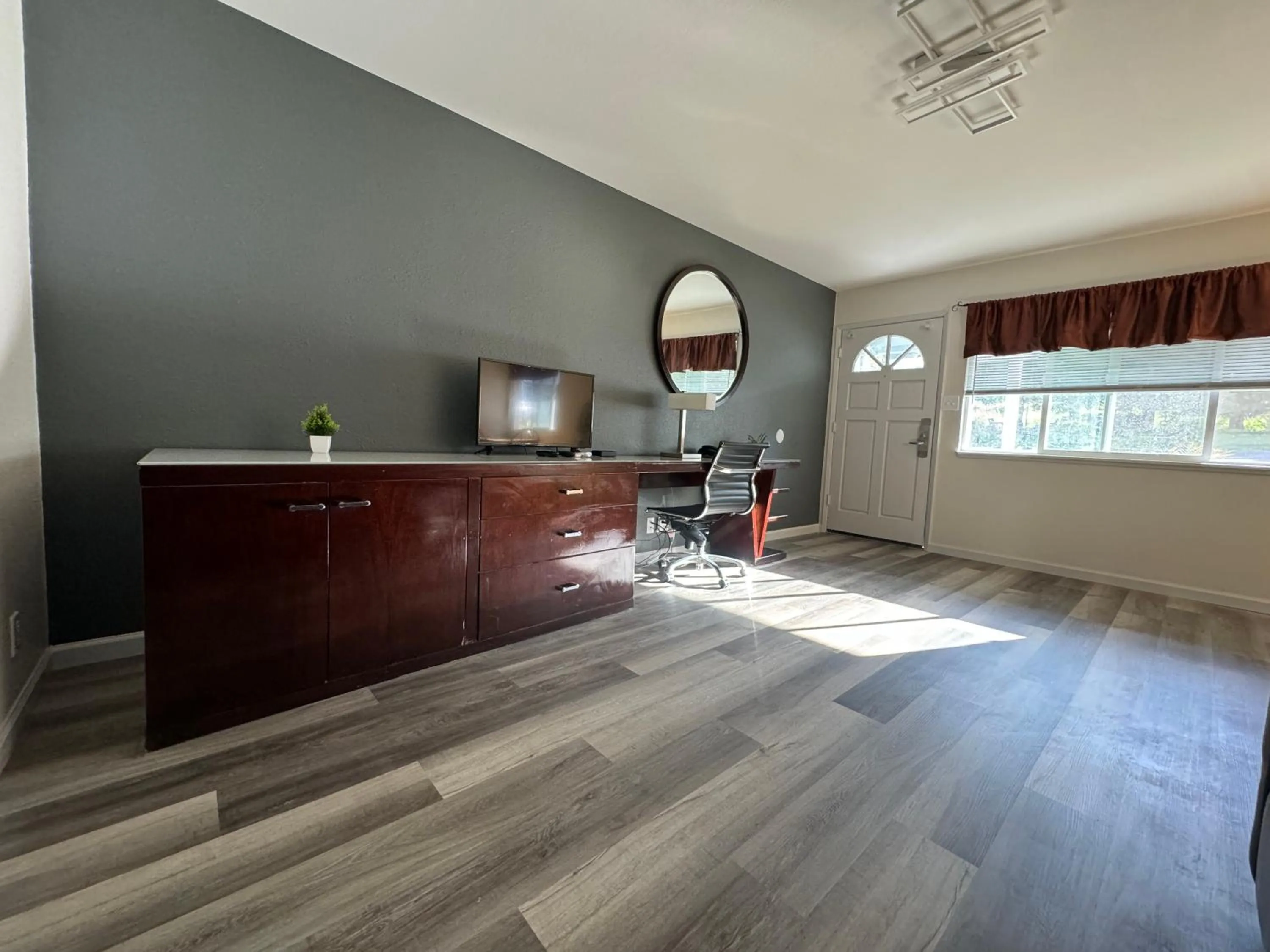TV and multimedia, Lobby/Reception in The Jackson Lodge