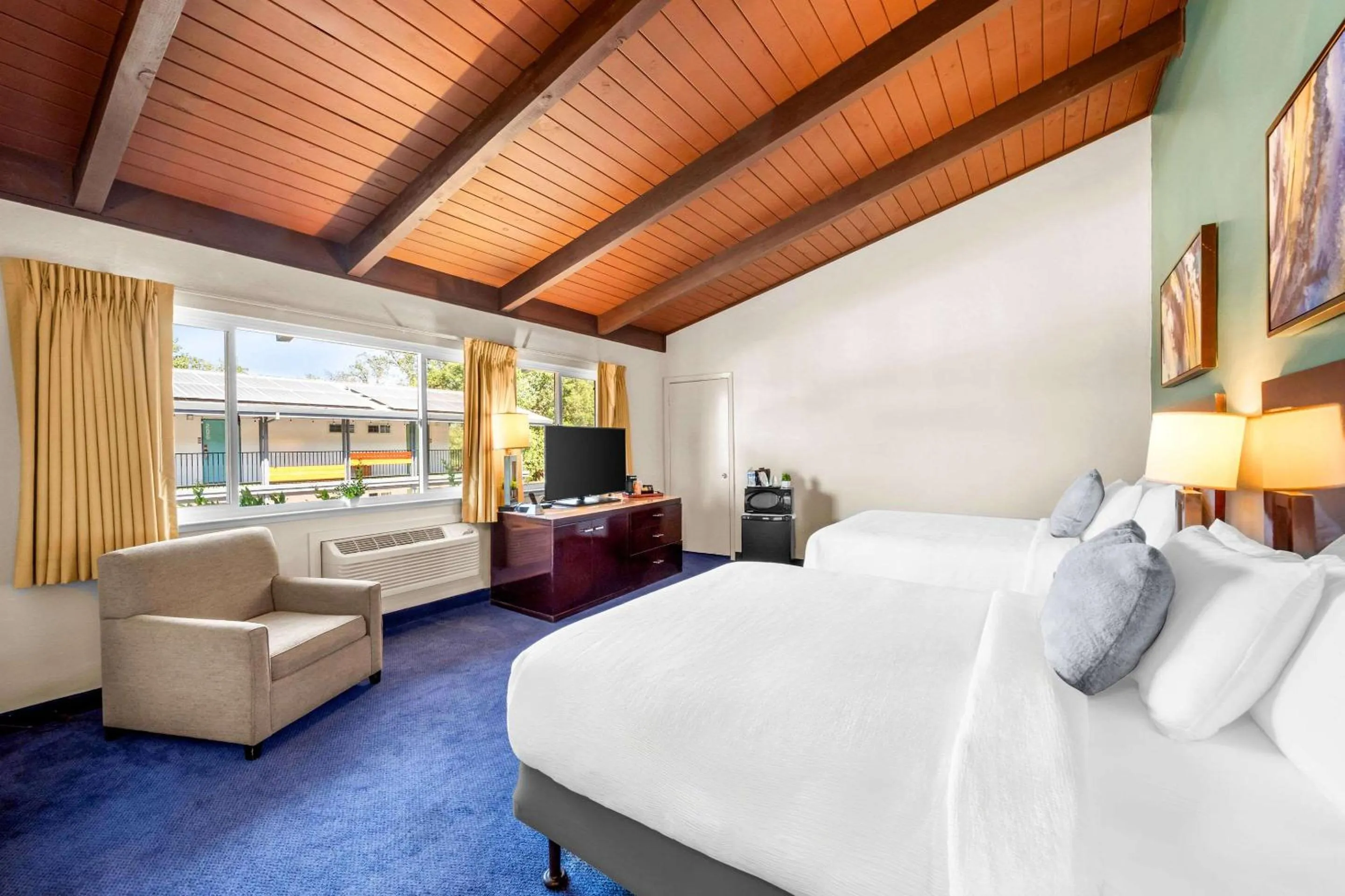 Bedroom in The Jackson Lodge