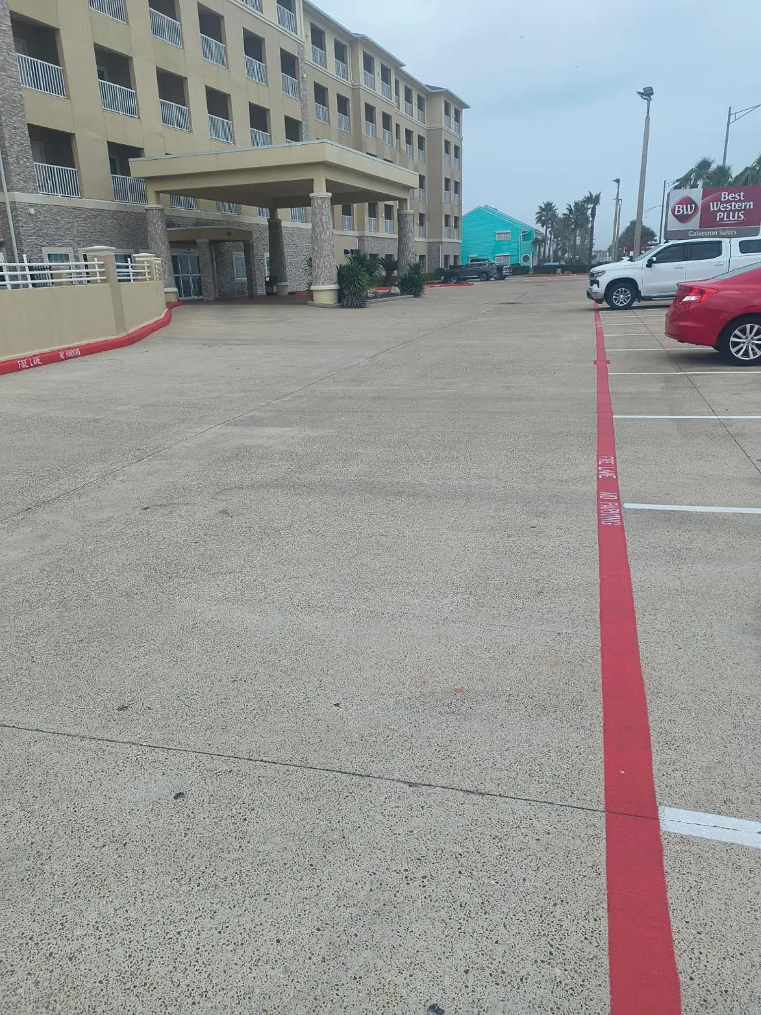 Property building in Best Western Plus Galveston Suites Property building in Best Western Plus Galveston Suites