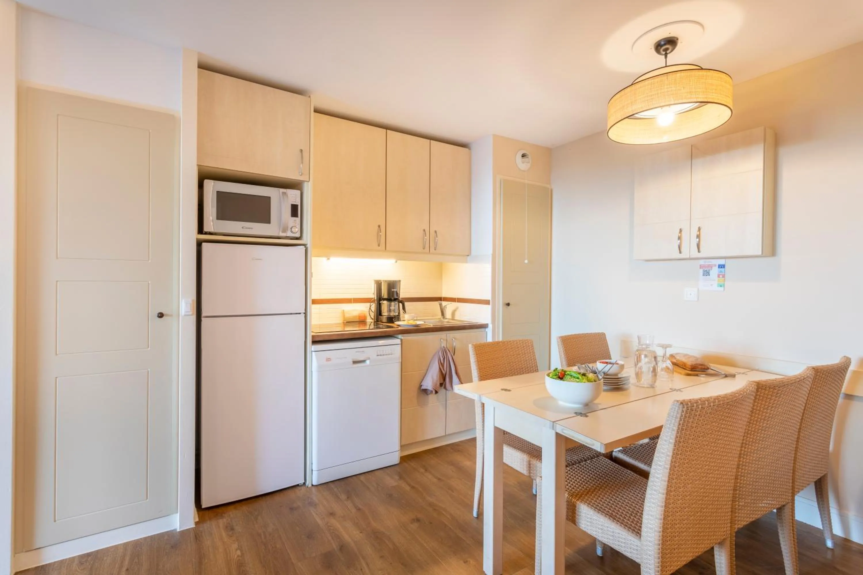 Kitchen or kitchenette in Village Pierre & Vacances Cap Esterel
