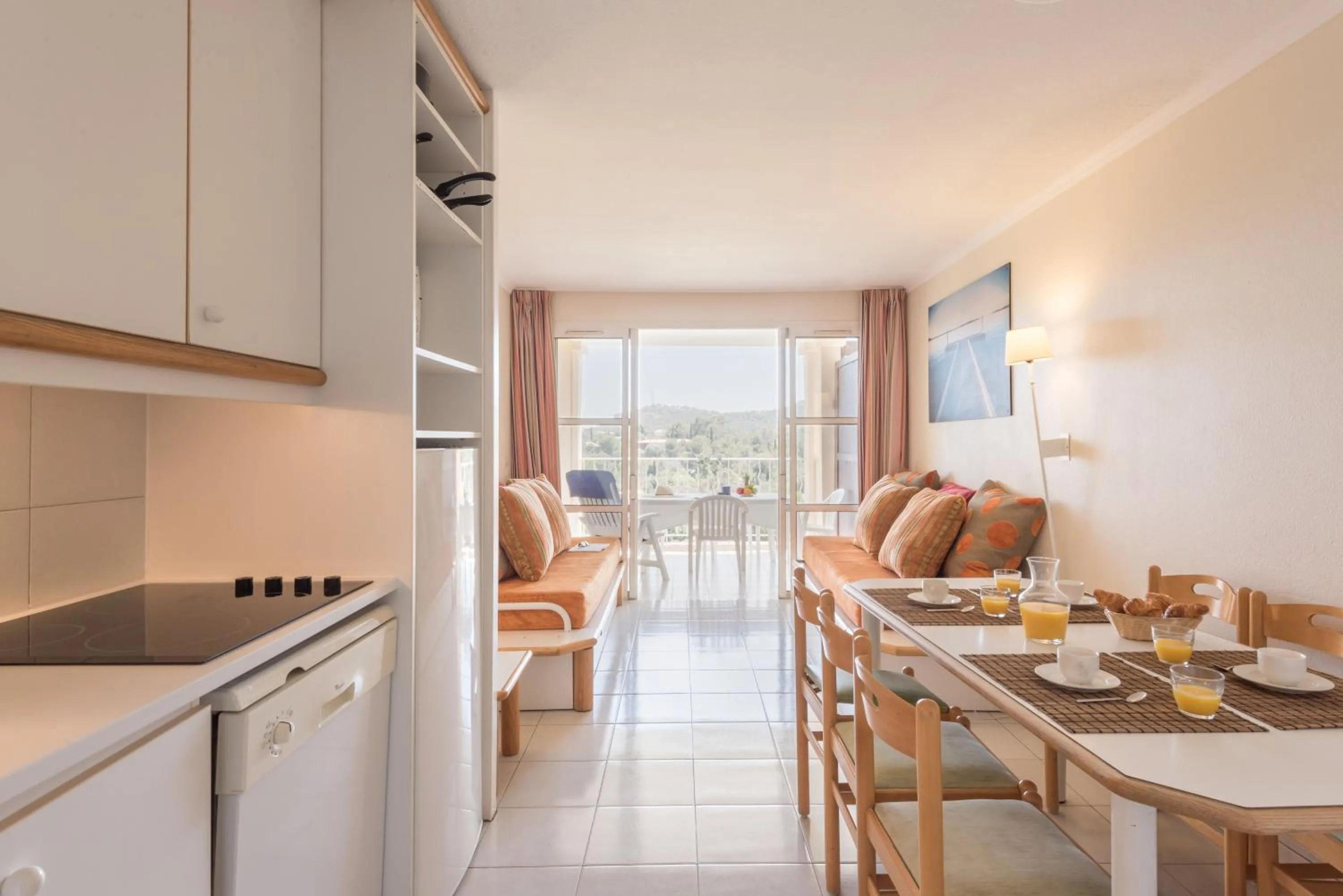 Kitchen or kitchenette in Village Pierre & Vacances Cap Esterel