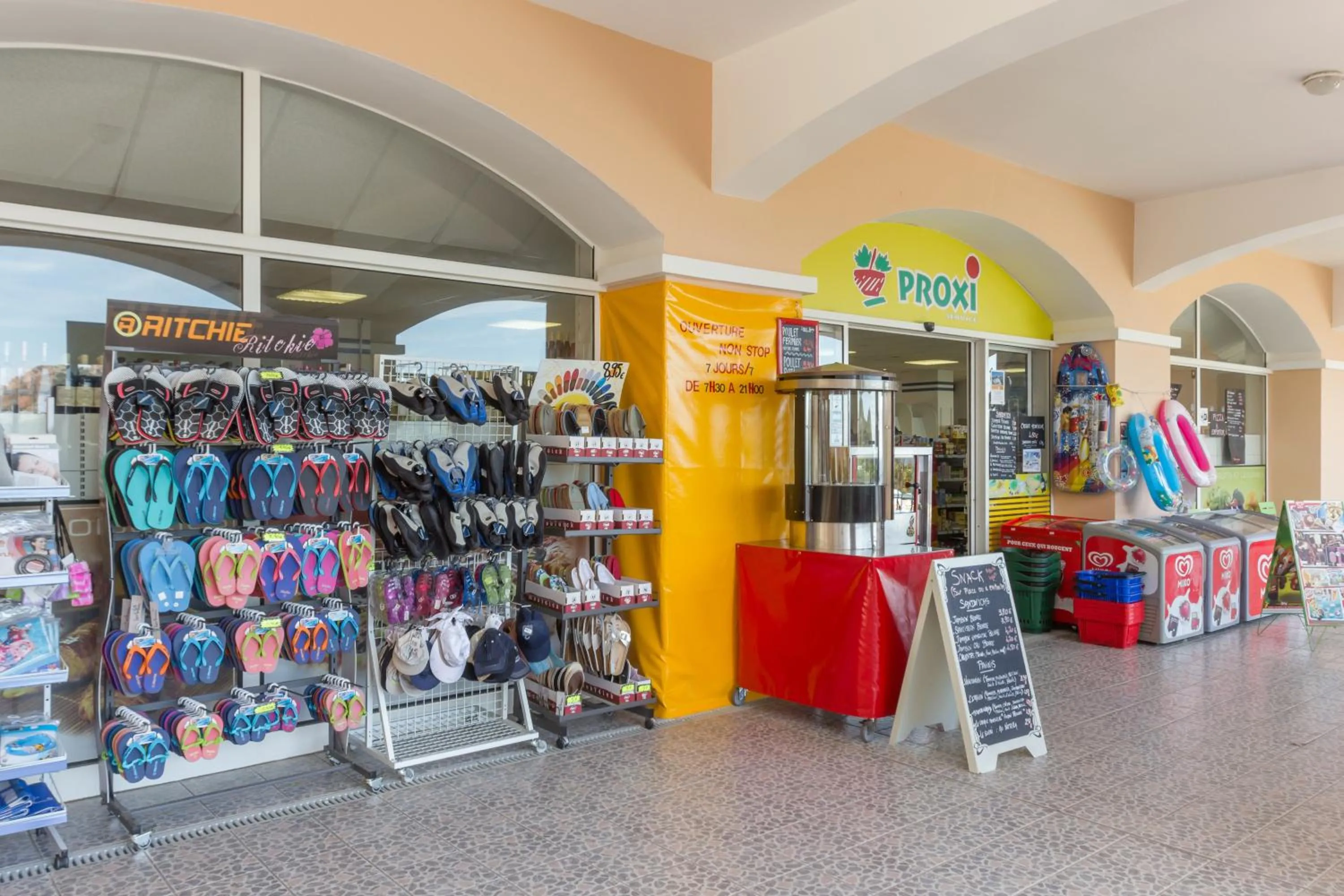On-site shops in Village Pierre & Vacances Cap Esterel