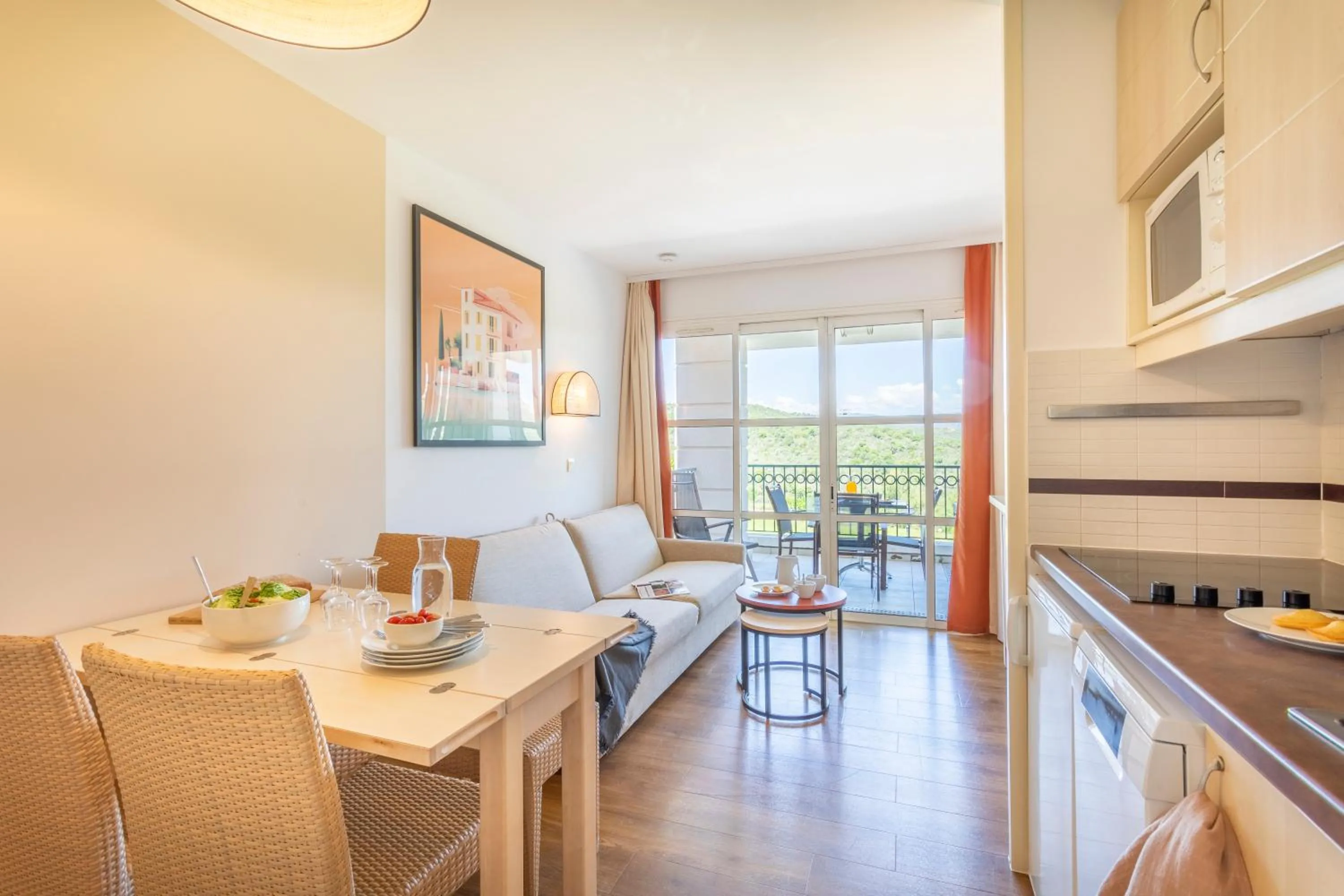 Kitchen or kitchenette in Village Pierre & Vacances Cap Esterel