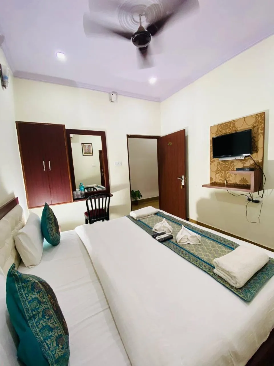 Bed in The Century Plaza Hotel