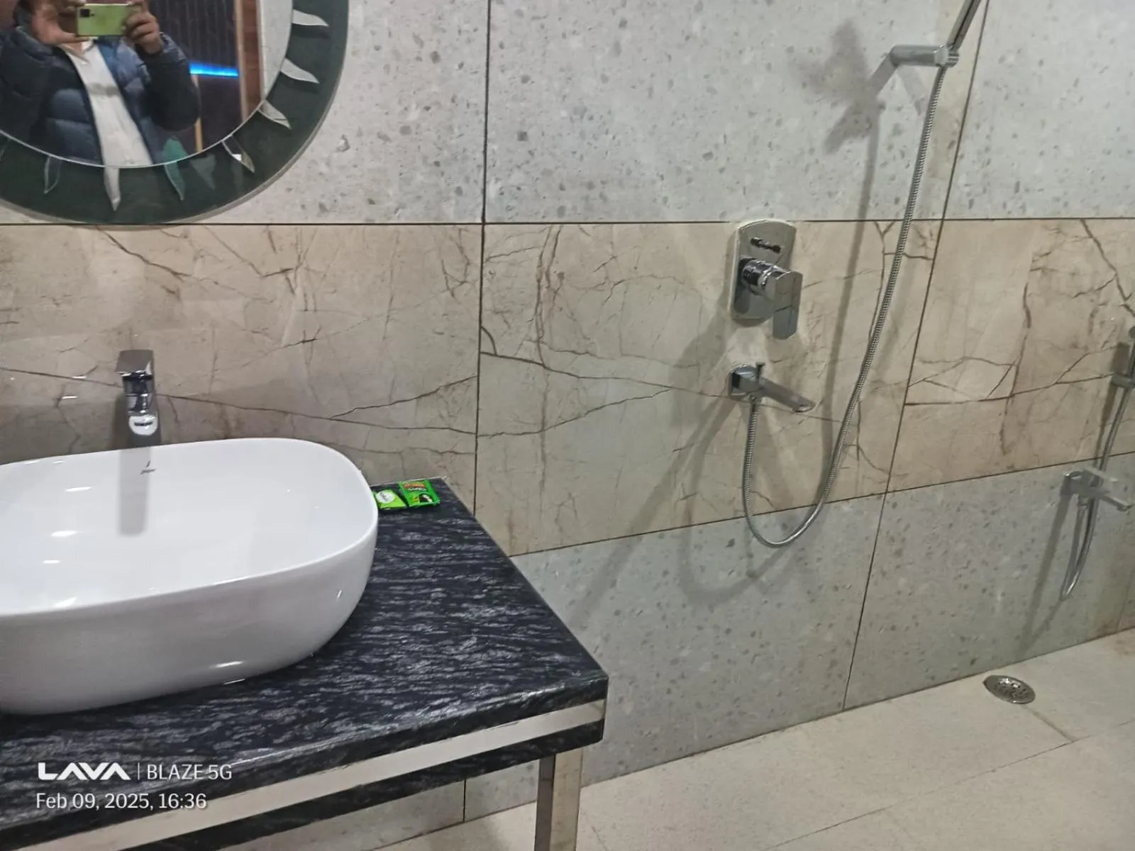 Shower in The Century Plaza Hotel