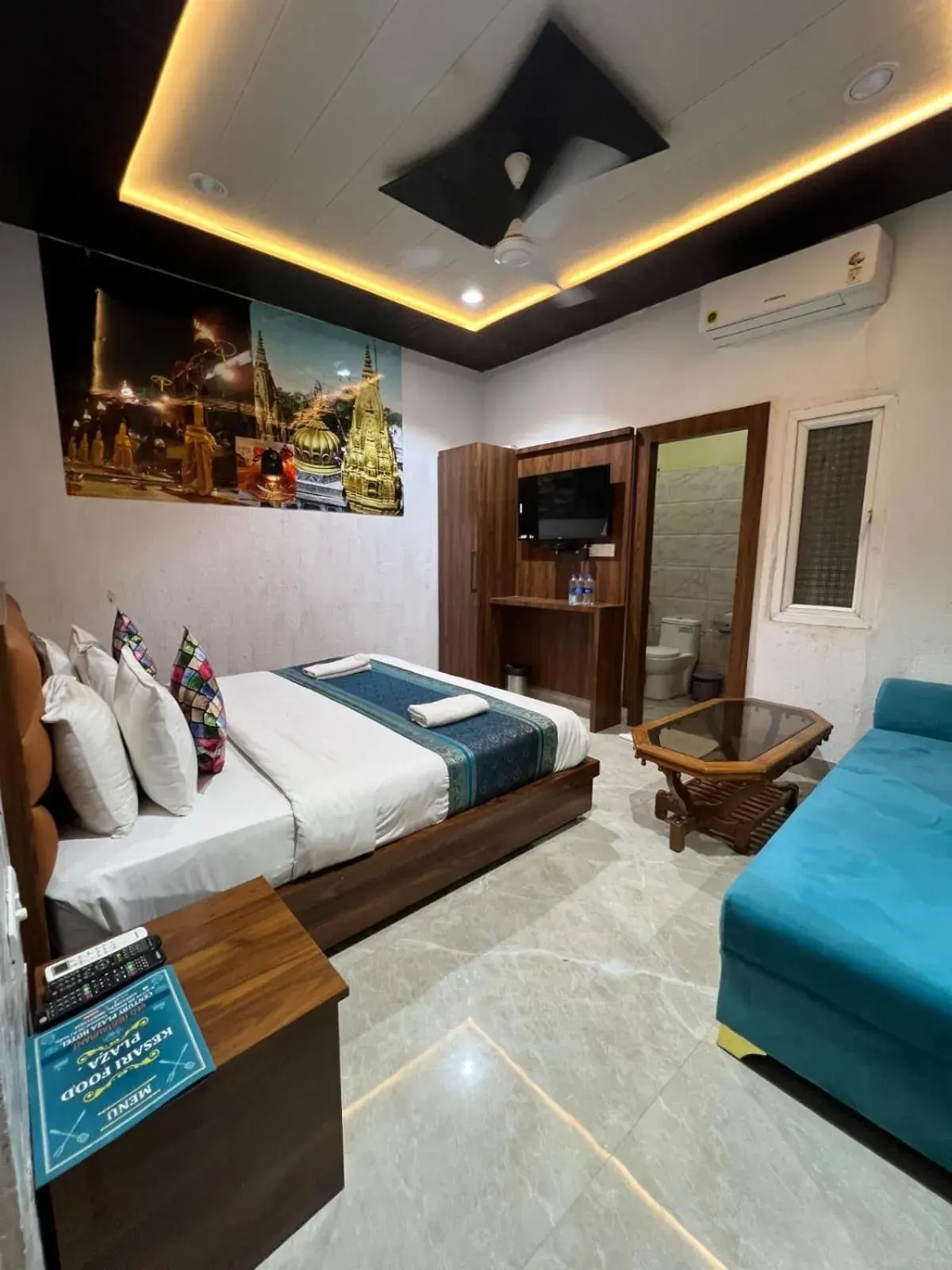 Bed in The Century Plaza Hotel Bed in The Century Plaza Hotel