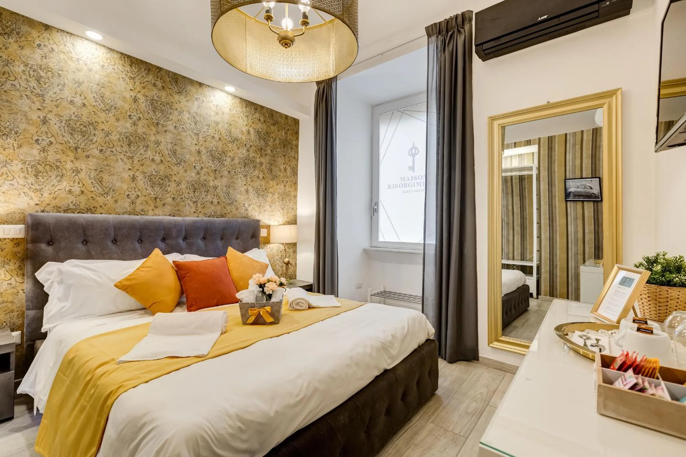 Photo of the whole room, Bed in Maison Risorgimento