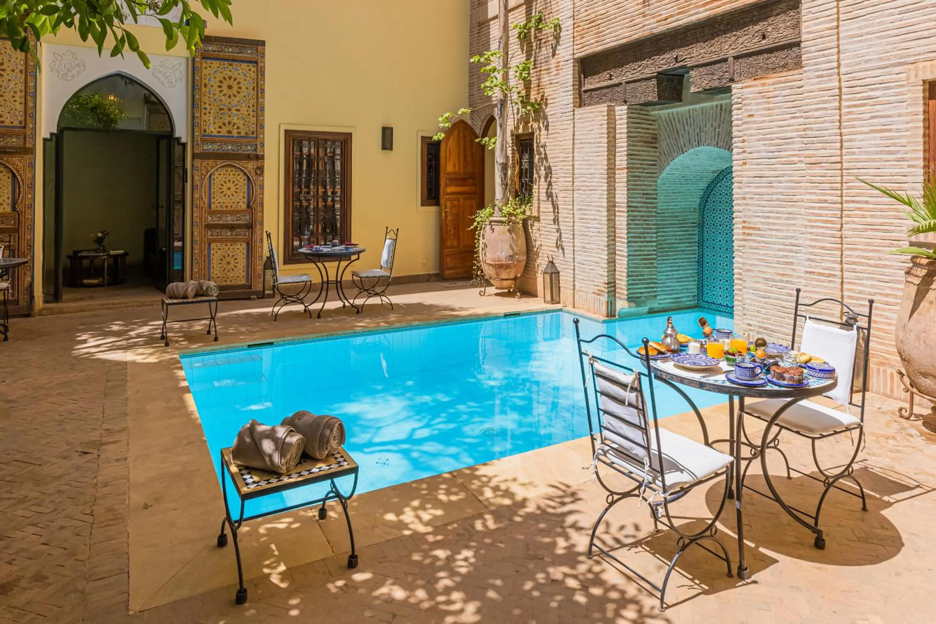 Swimming pool in Riad Il Parco dei Principi