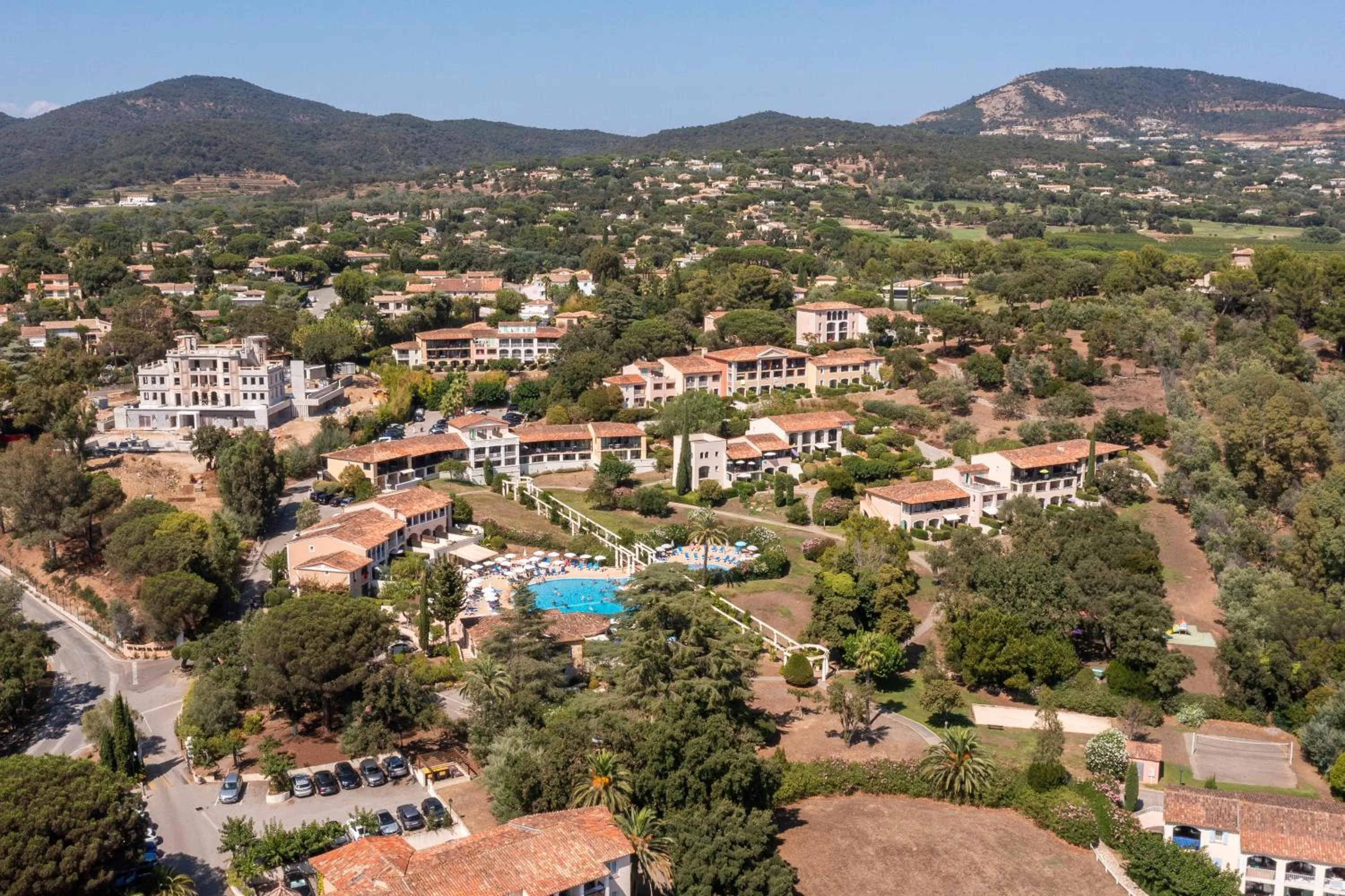 Property building in Résidence Pierre & Vacances Les Parcs de Grimaud