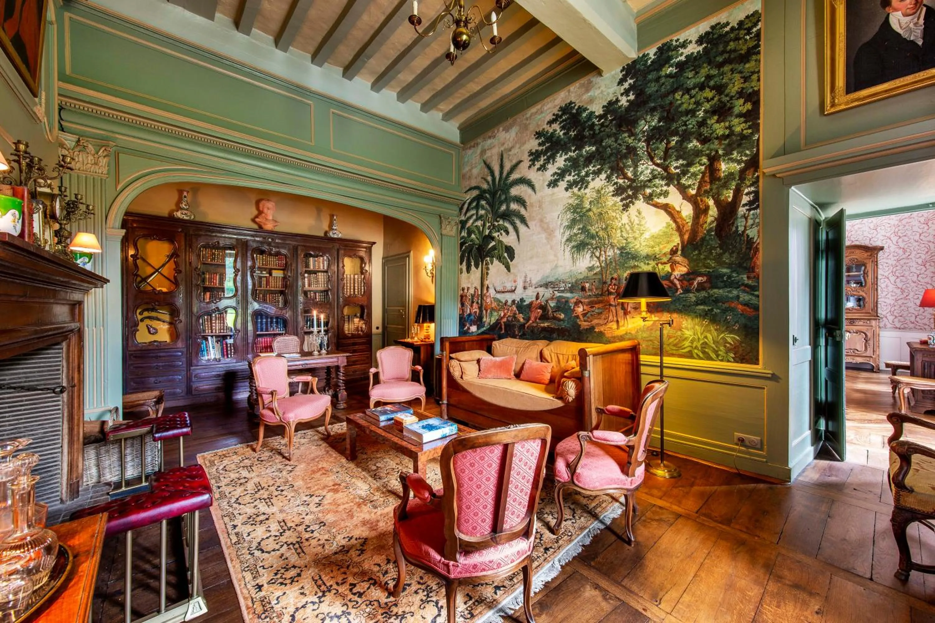 Lounge or bar in Chateau de la Villedubois