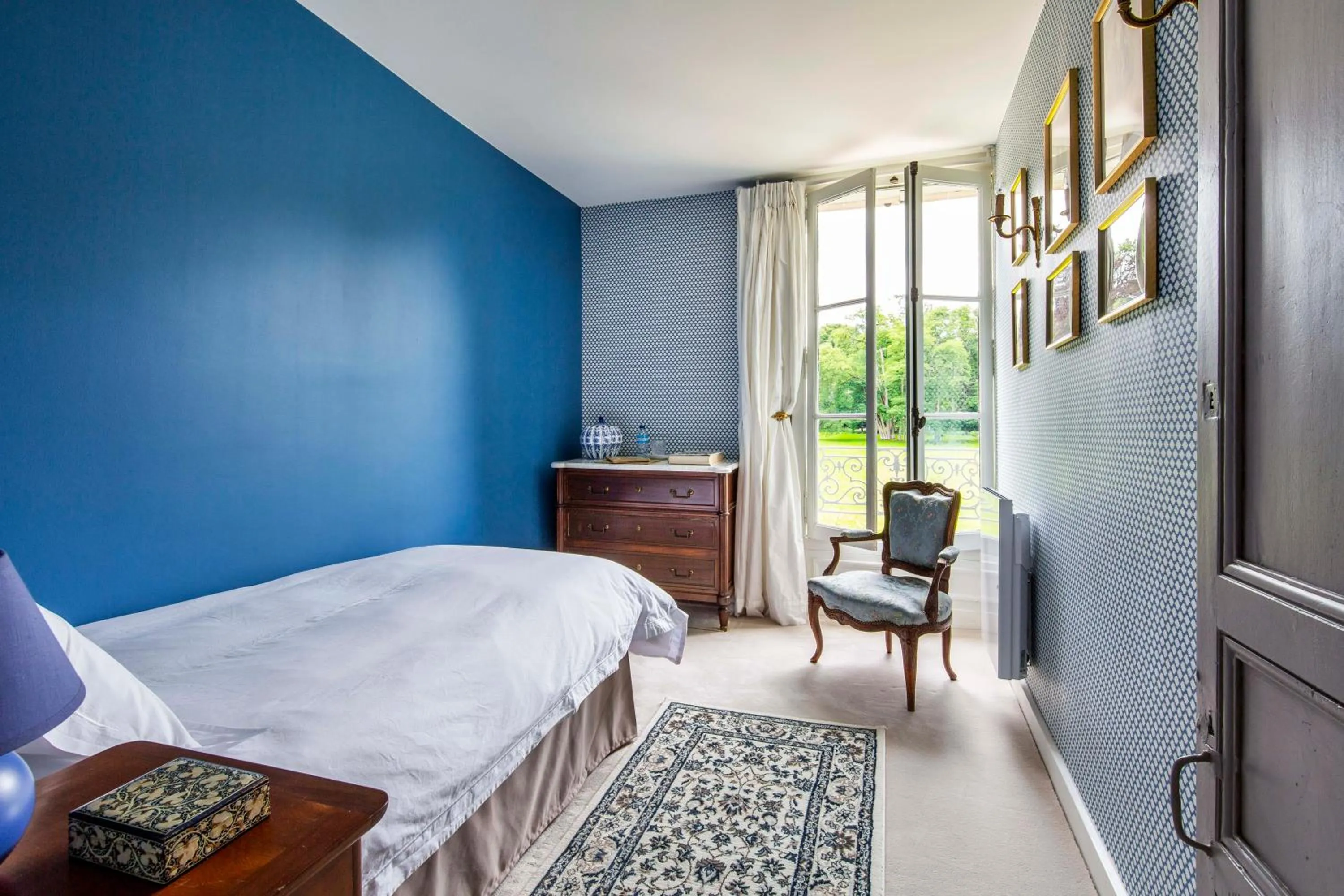 Bed in Chateau de la Villedubois