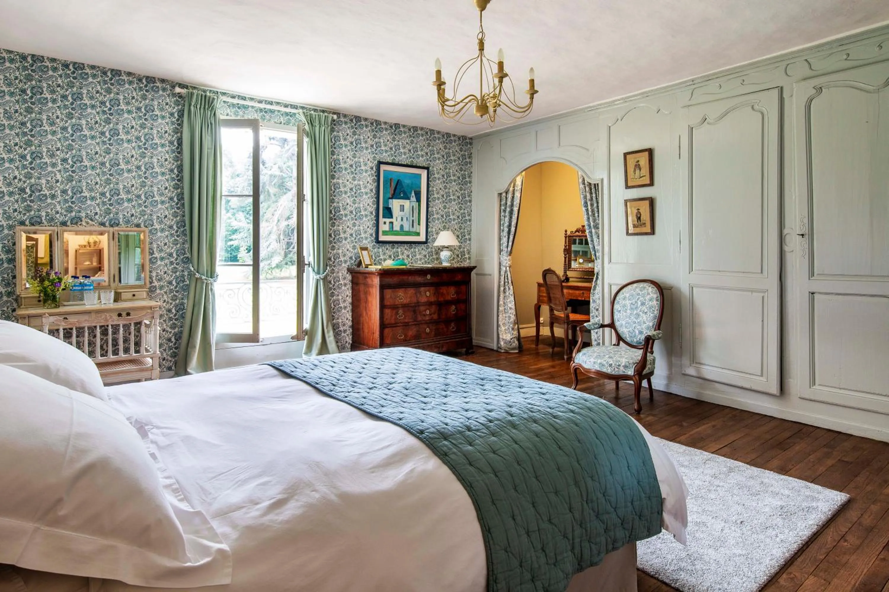 Bed in Chateau de la Villedubois