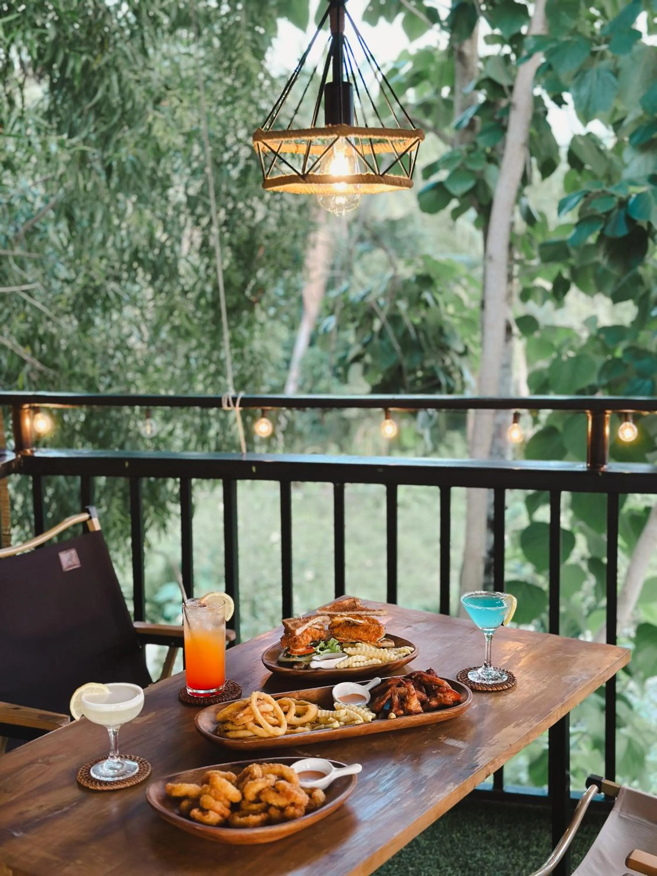 Food and drinks in Pig Dive Hostel Moalboal