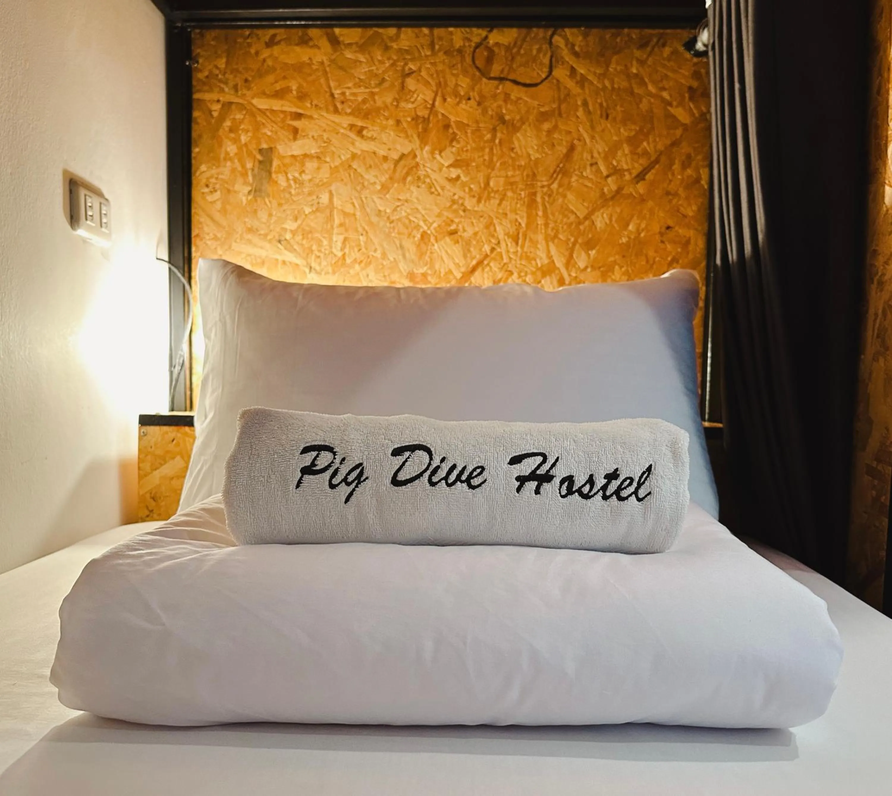 Bed in Pig Dive Hostel Moalboal