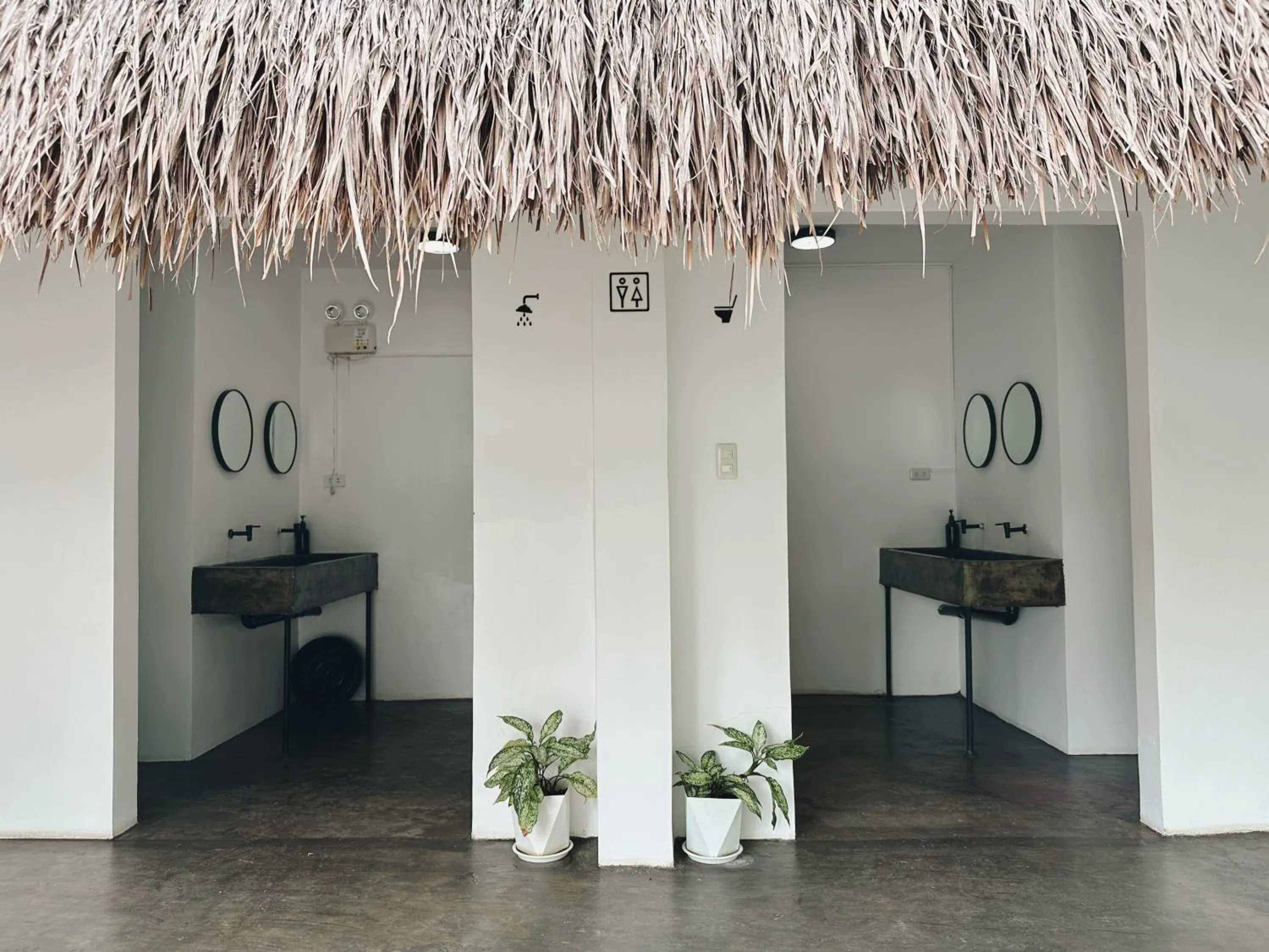 Shower in Pig Dive Hostel Moalboal