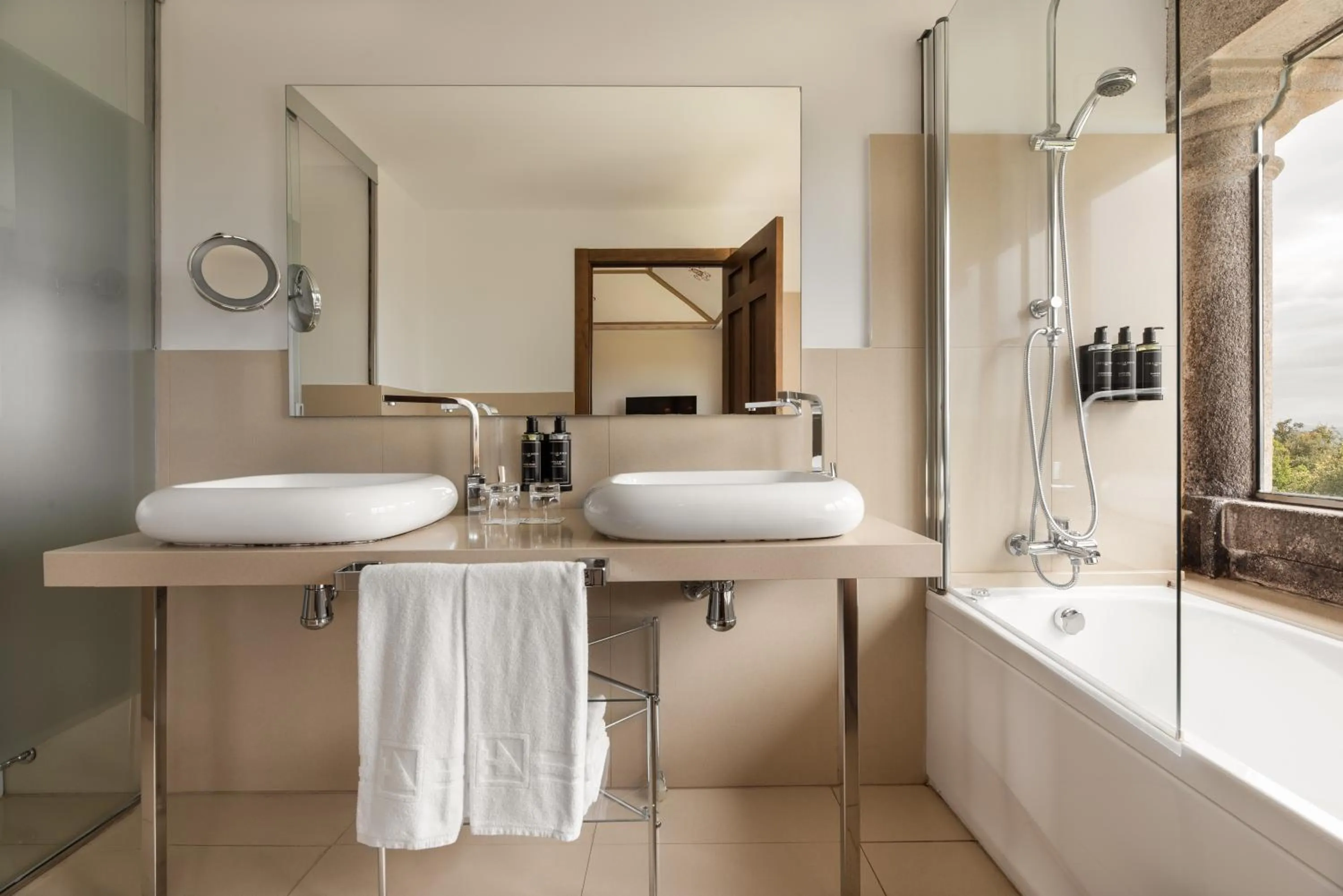 Toilet in Áurea Palacio de Sober by Eurostars Hotel Company