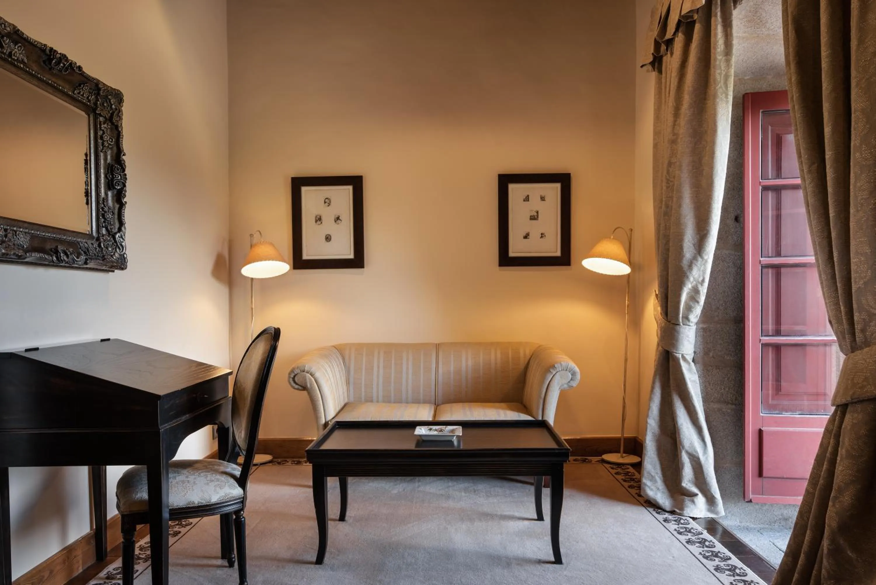 Living room in Áurea Palacio de Sober by Eurostars Hotel Company