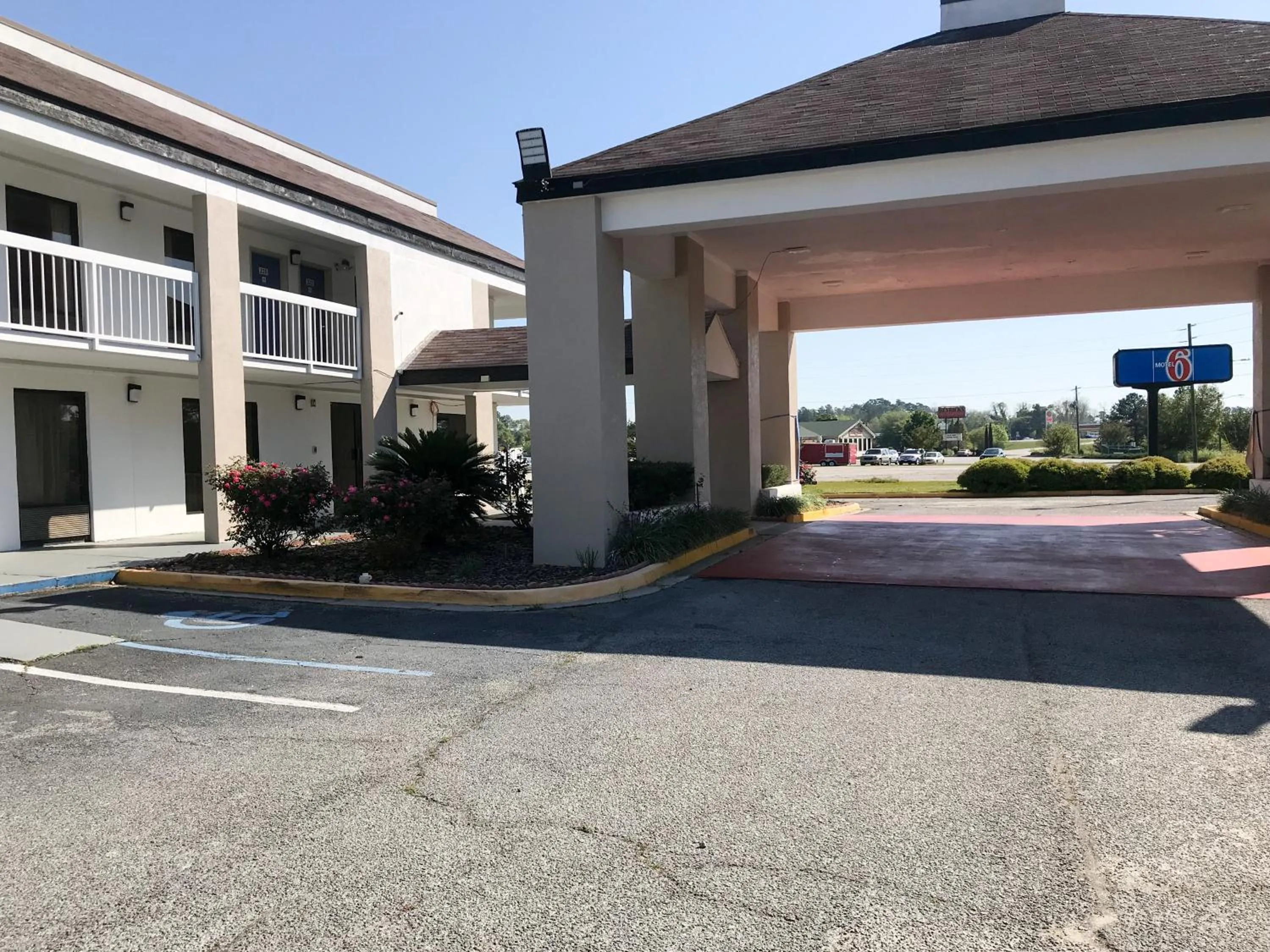 Facade/entrance, Property Building in Econo Lodge