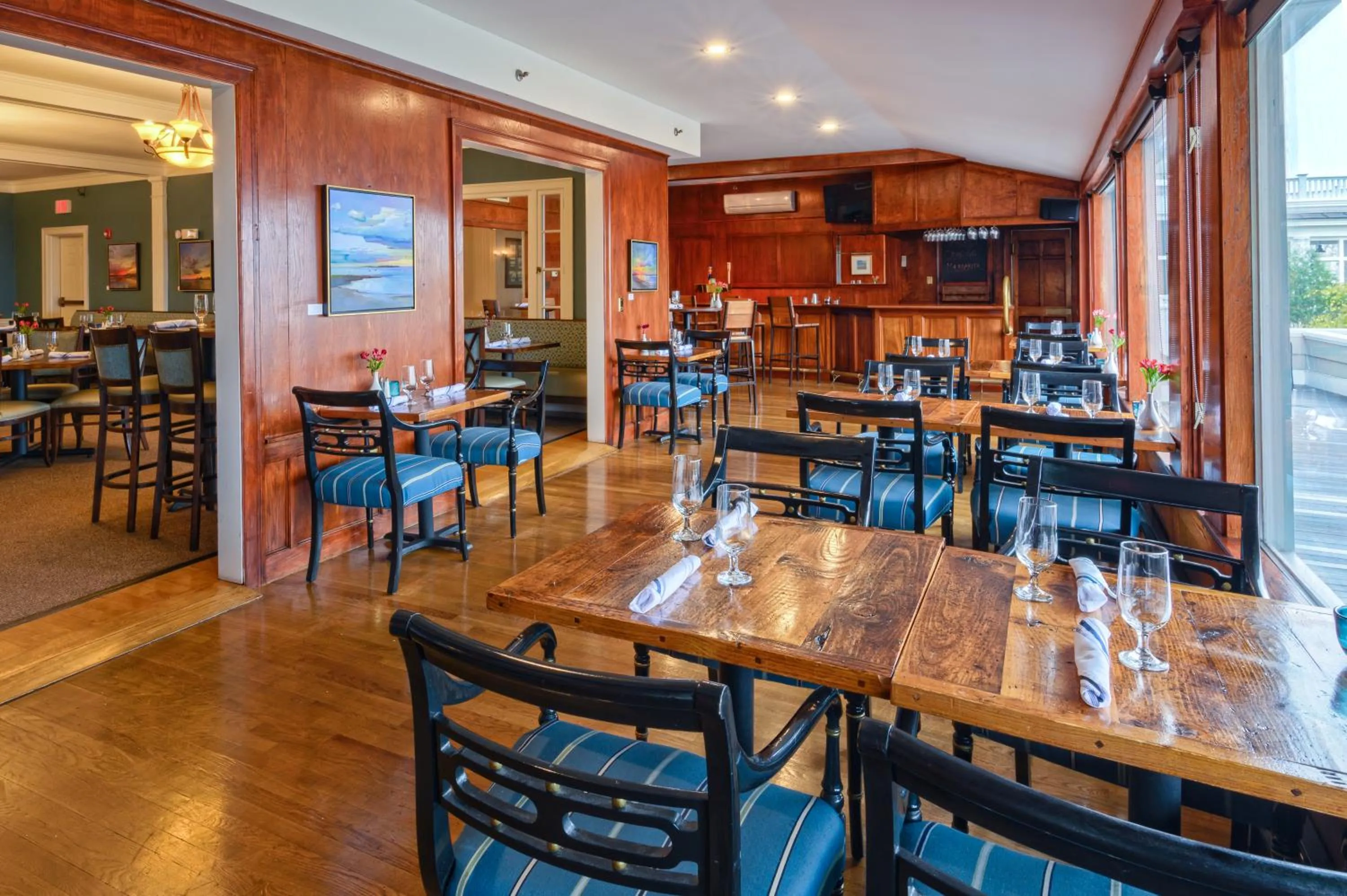 Restaurant/places to eat in Black Point Inn