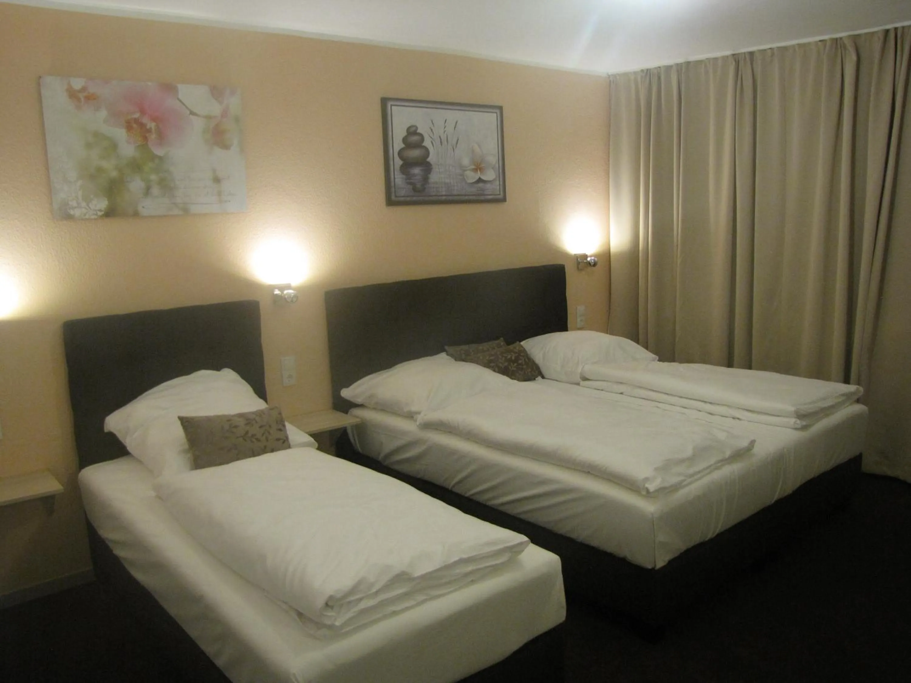 Bed in Milano Hotel