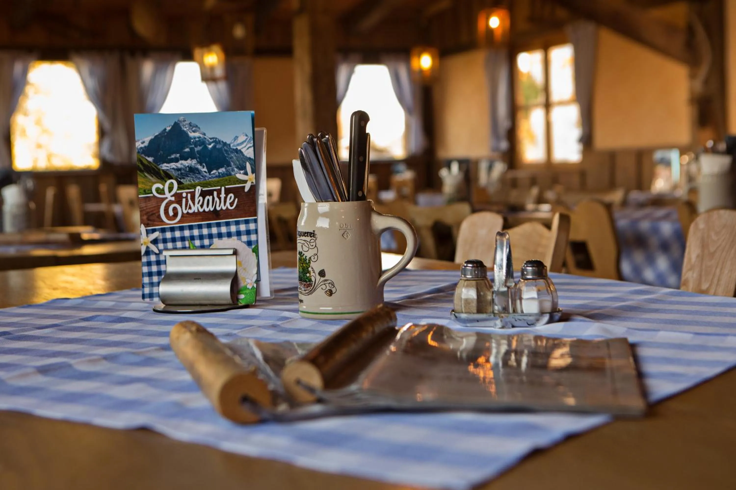 Restaurant/places to eat in Sporthotel Neuburg