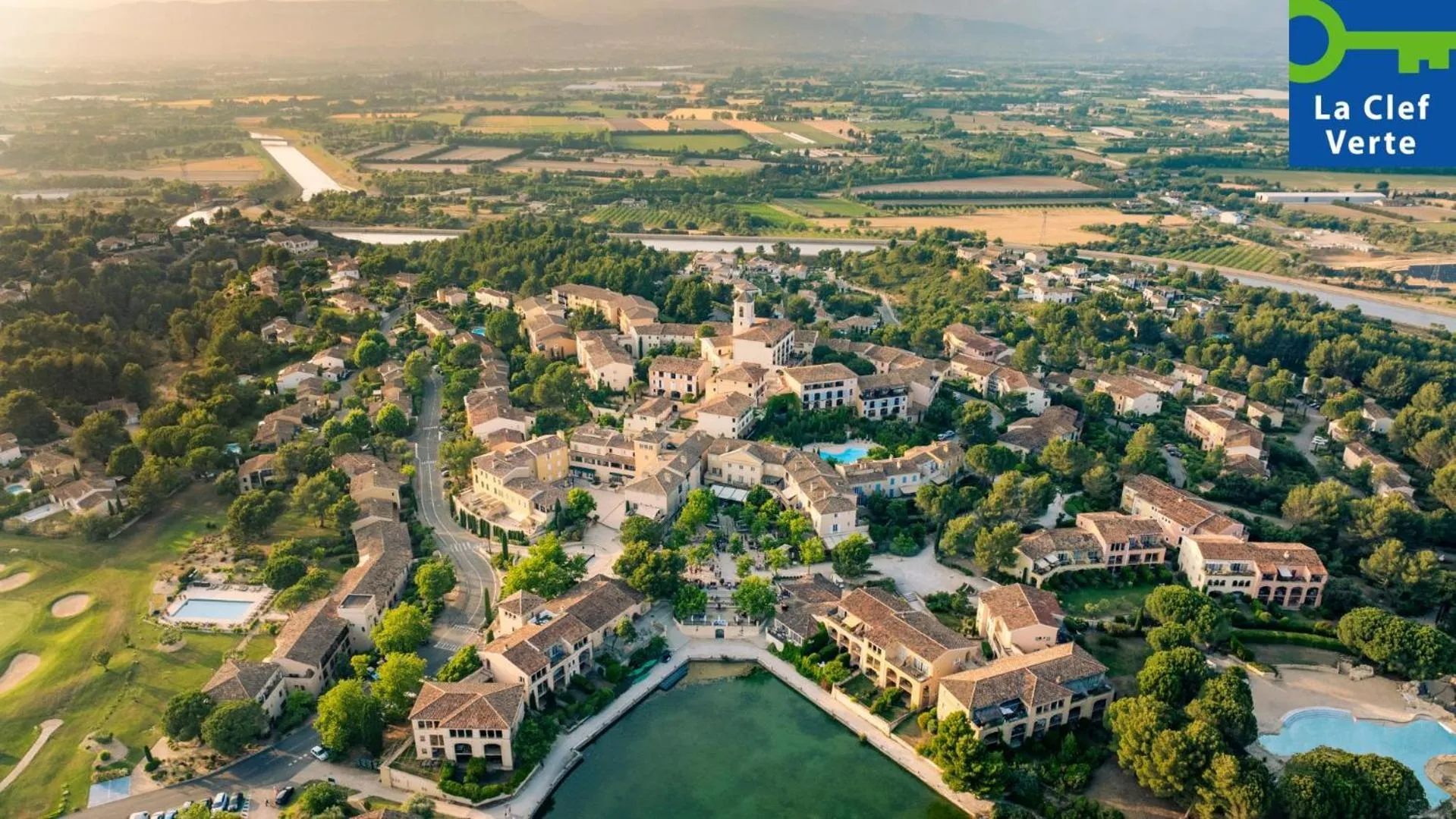 Property building in Village Pierre & Vacances Pont Royal en Provence