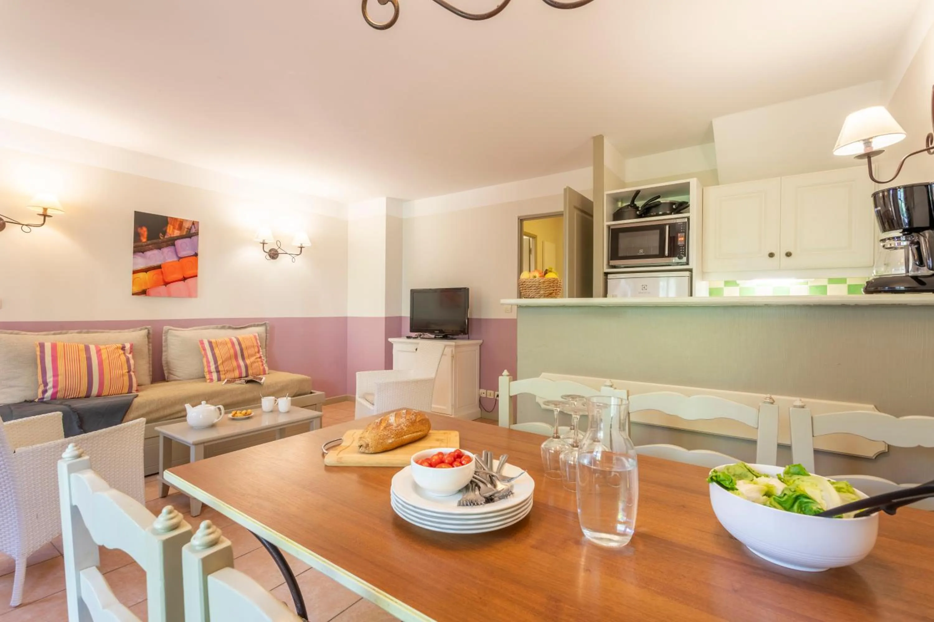 TV and multimedia in Village Pierre & Vacances Pont Royal en Provence