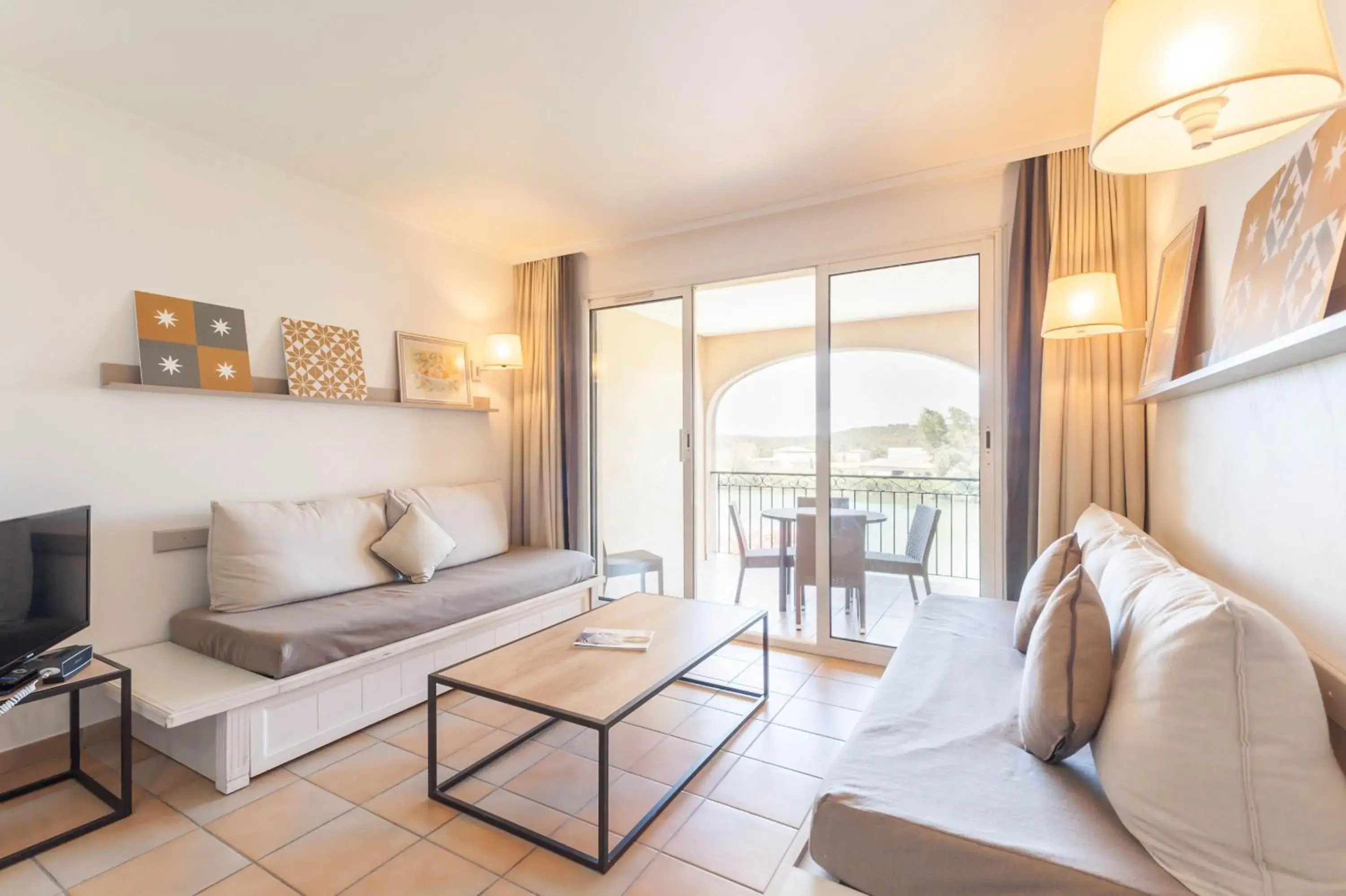 One-Bedroom Apartment with Terrace or Balcony (4 People) - Lake District in Village Pierre & Vacances Pont Royal en Provence One-Bedroom Apartment with Terrace or Balcony (4 People) - Lake District in Village Pierre & Vacances Pont Royal en Provence
