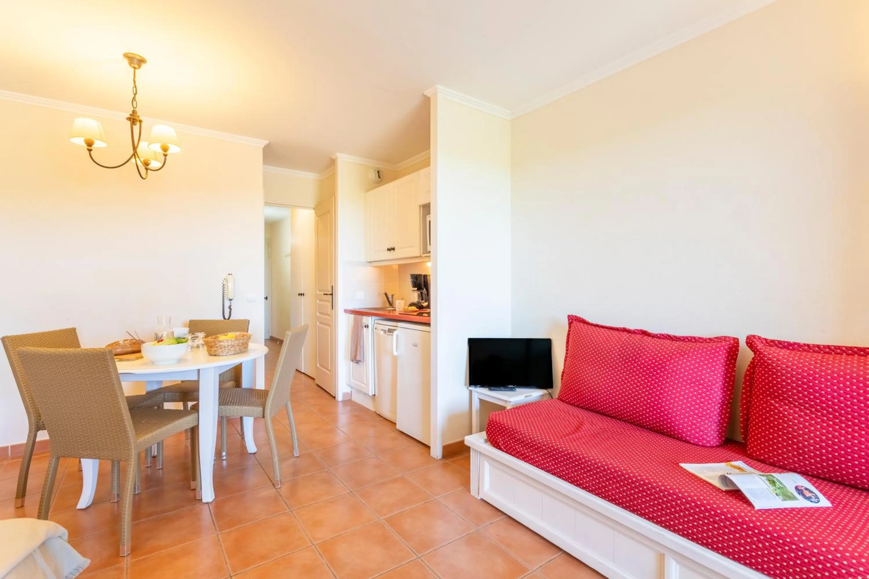 TV and multimedia in Village Pierre & Vacances Pont Royal en Provence