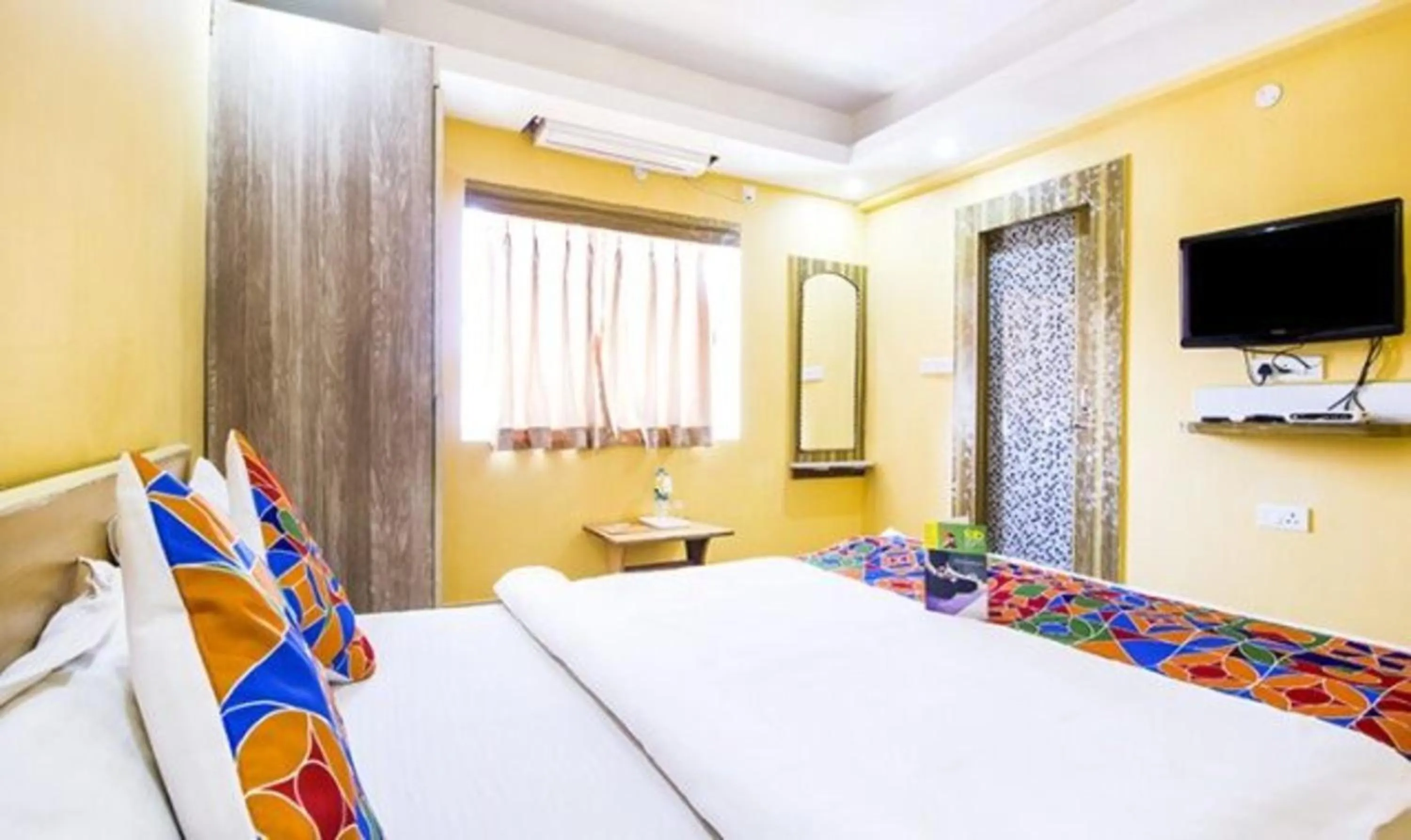 TV and multimedia, Bed in FabHotel Amaltas