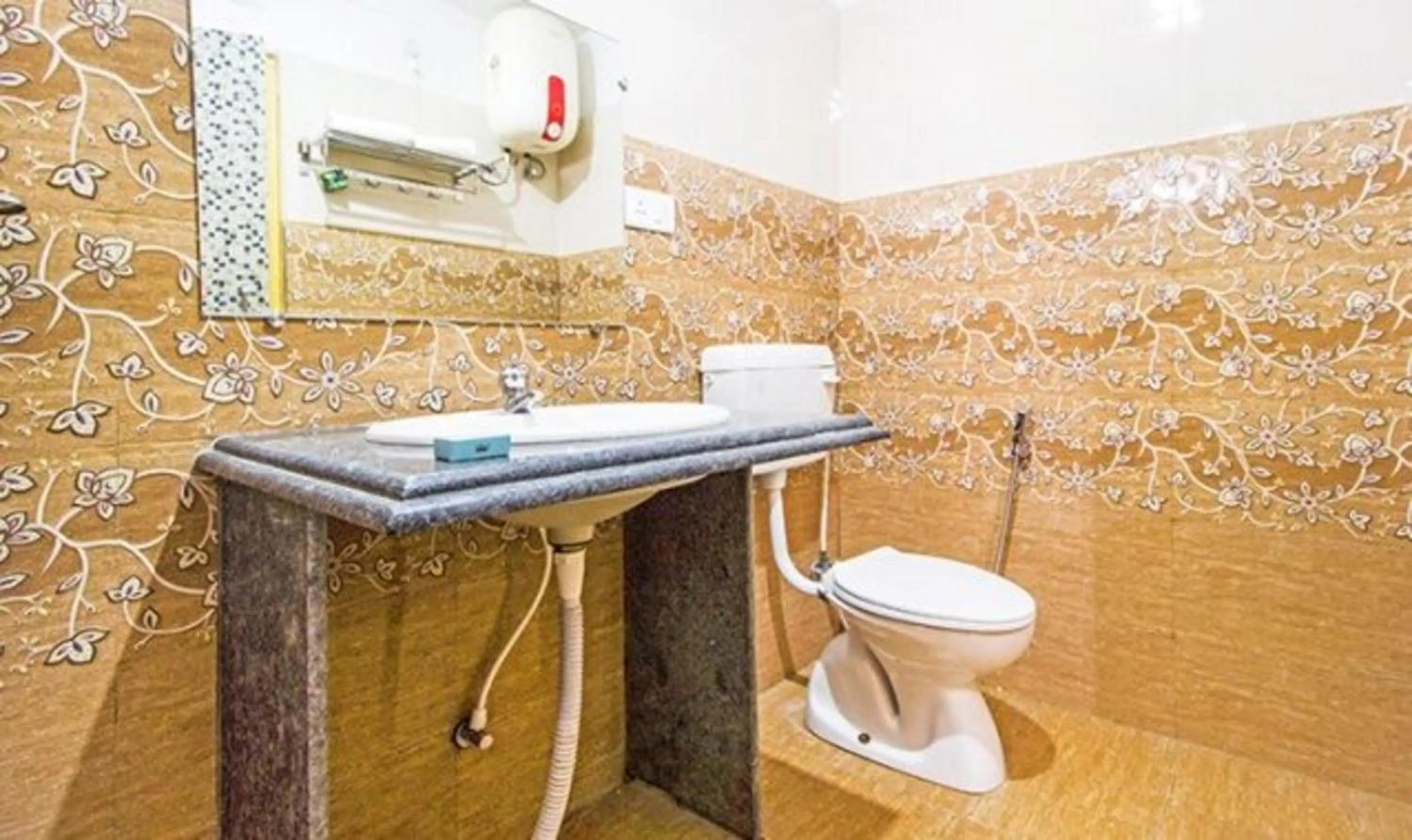 Toilet in FabHotel Amaltas