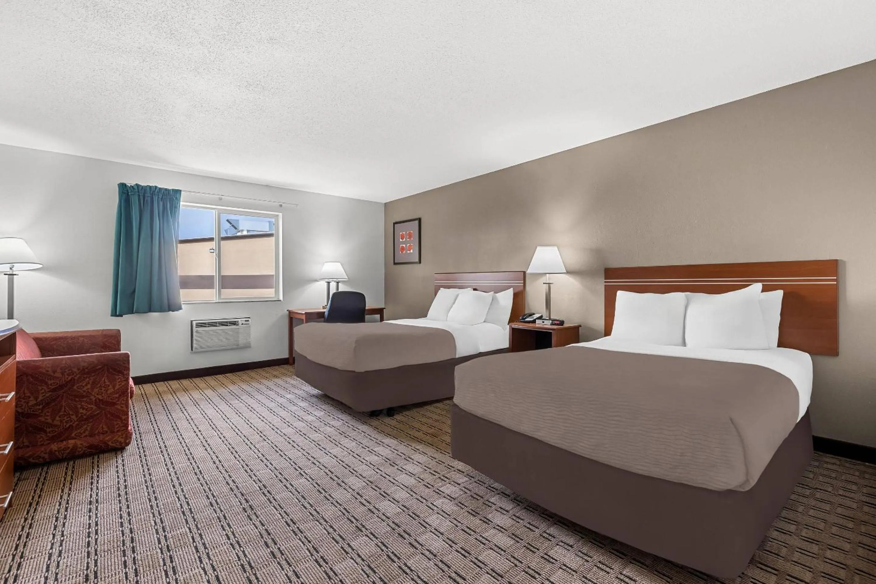 Bedroom, Bed in Rodeway Inn Rapid City North