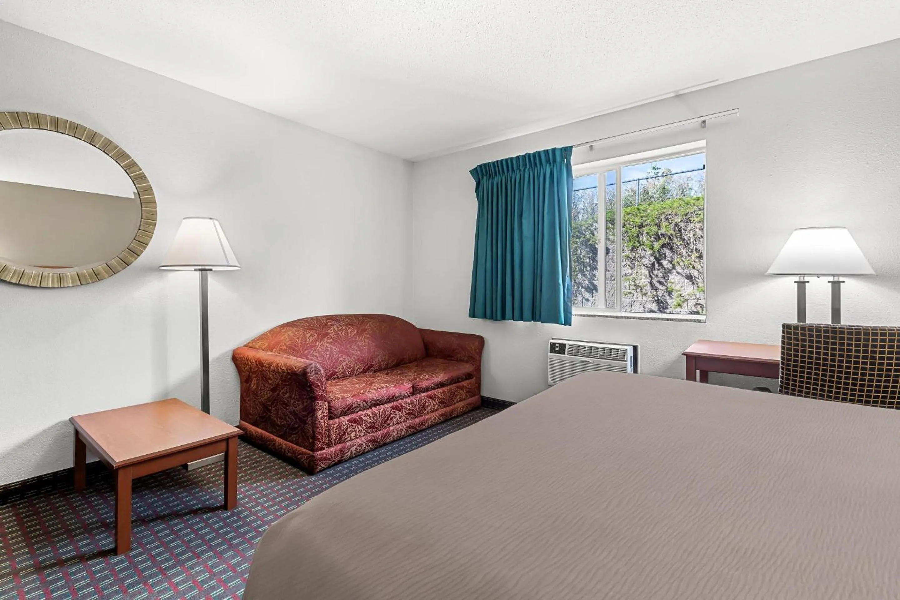 Bedroom, Bed in Rodeway Inn Rapid City North