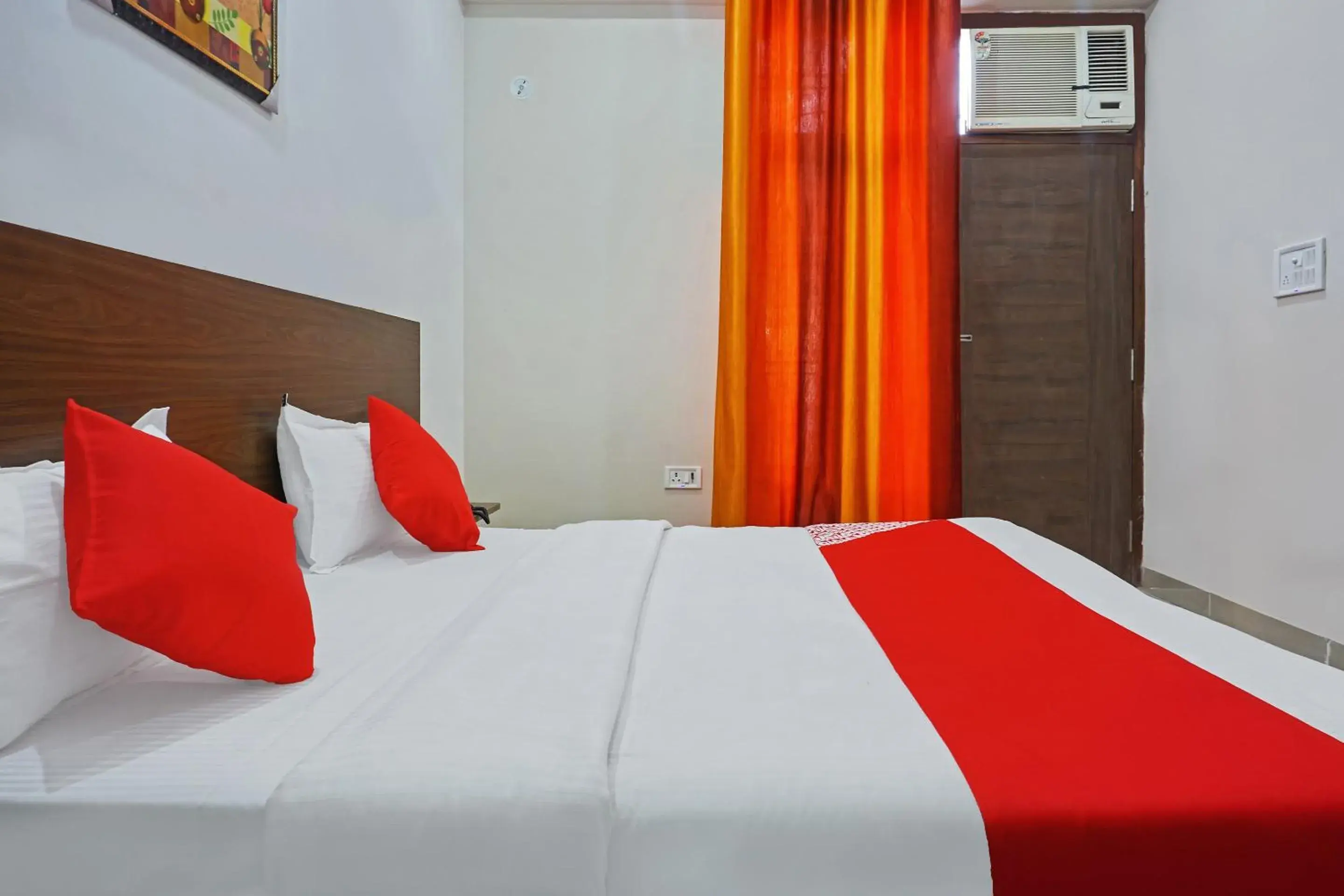 Bedroom, Bed in OYO 37169 Hotel Quadis