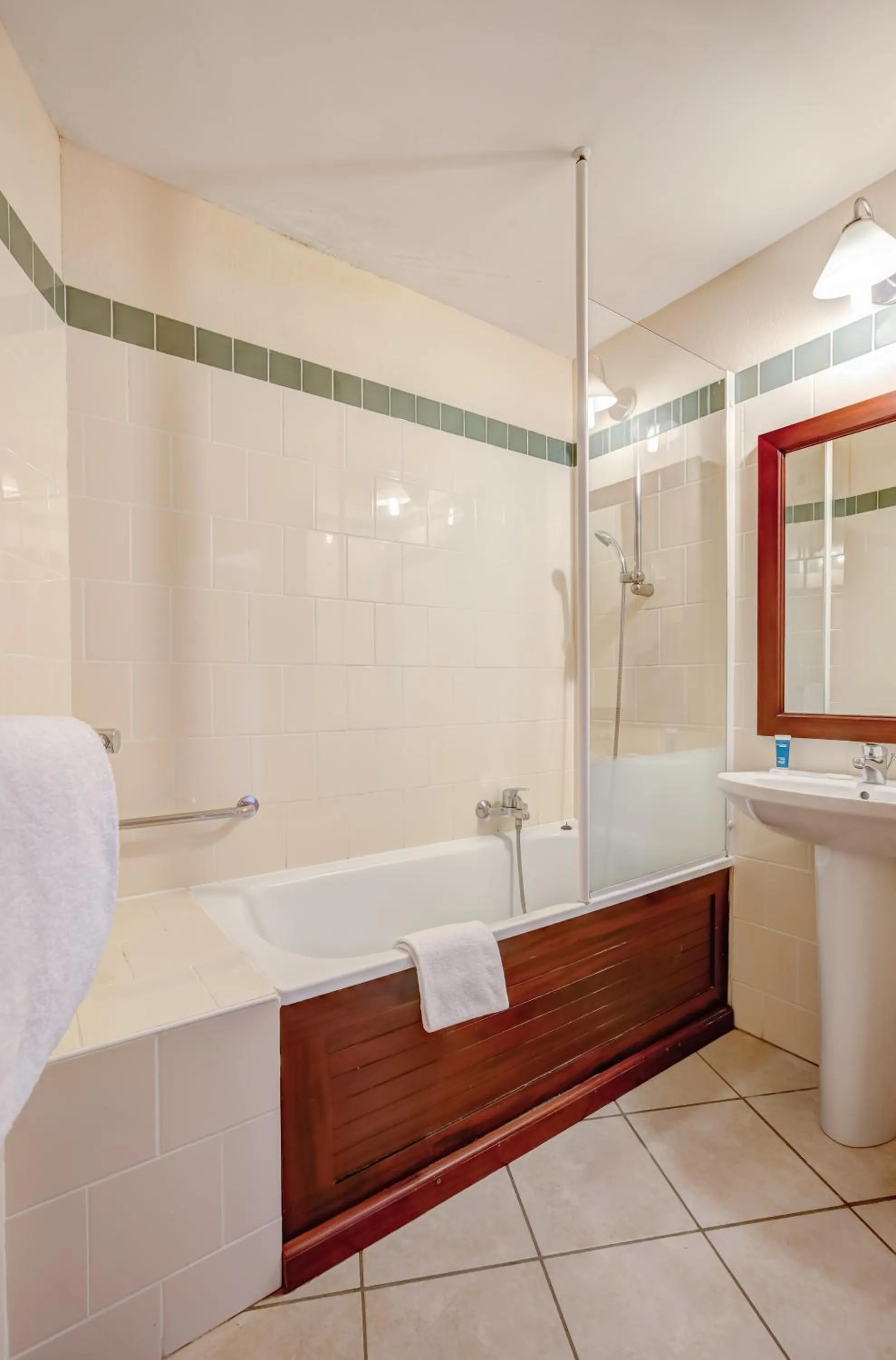 Shower in Résidence Pierre & Vacances Le Domaine de Gascogne